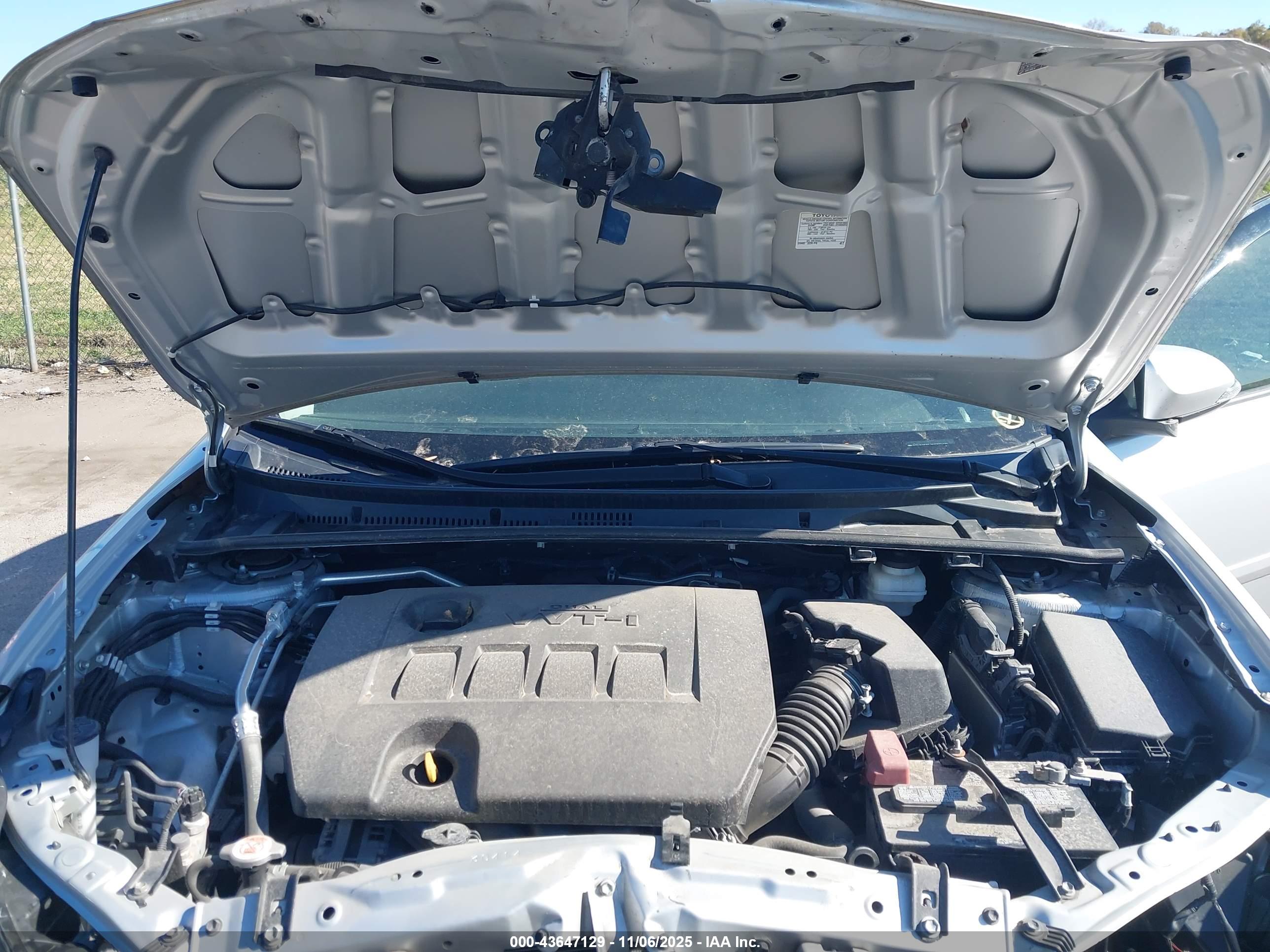 TOYOTA COROLLA image 10