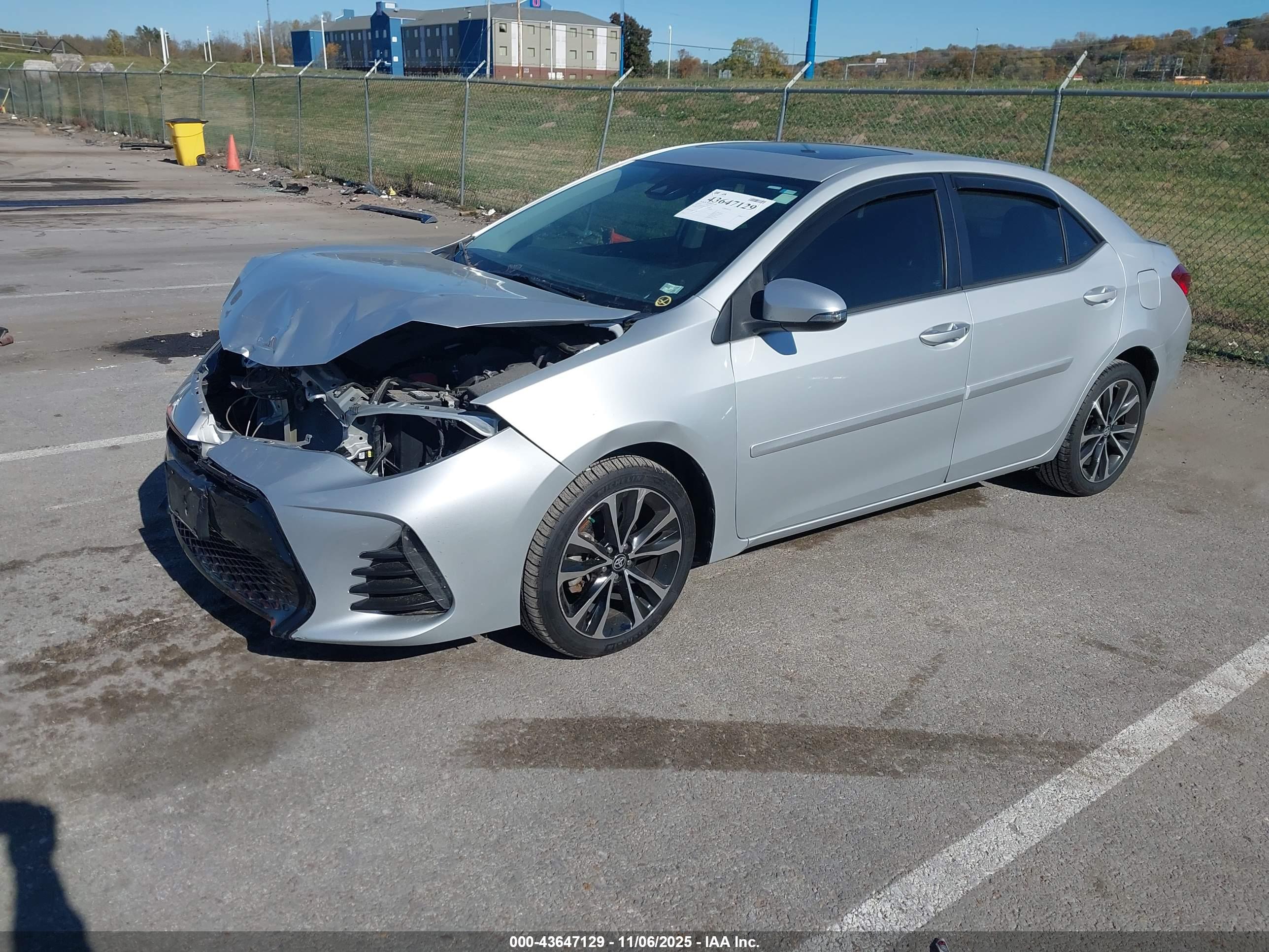 TOYOTA COROLLA image 2