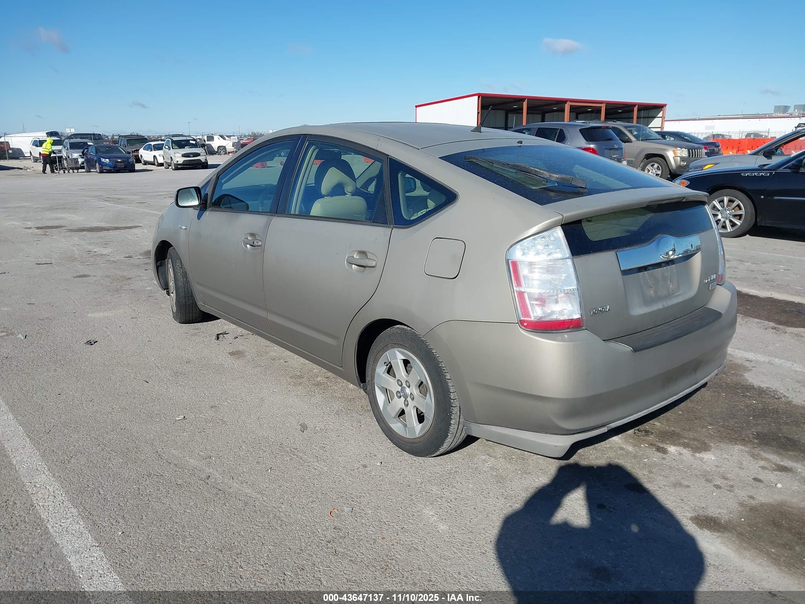 TOYOTA PRIUS image 3