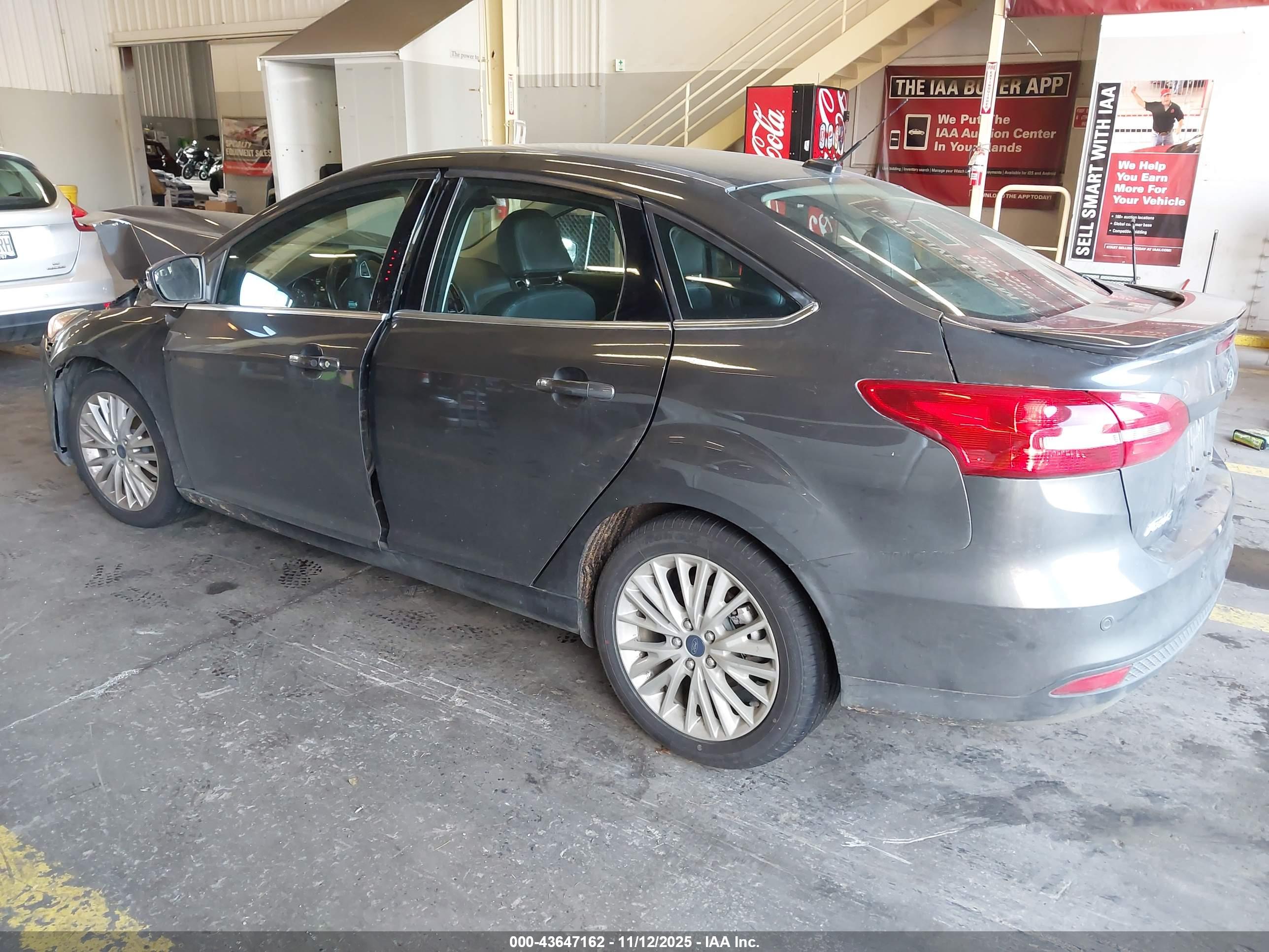 FORD FOCUS image 3