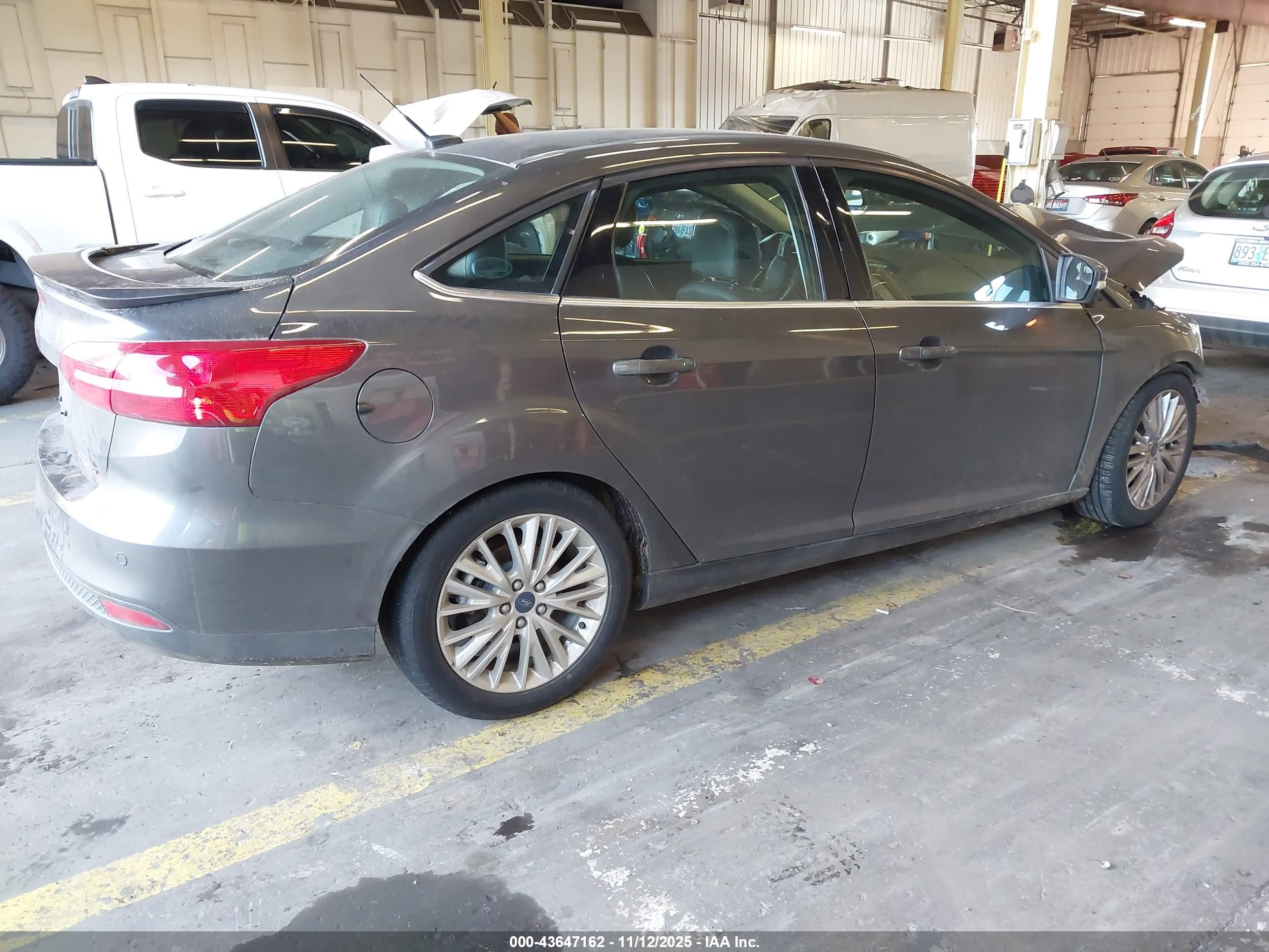 FORD FOCUS image 4