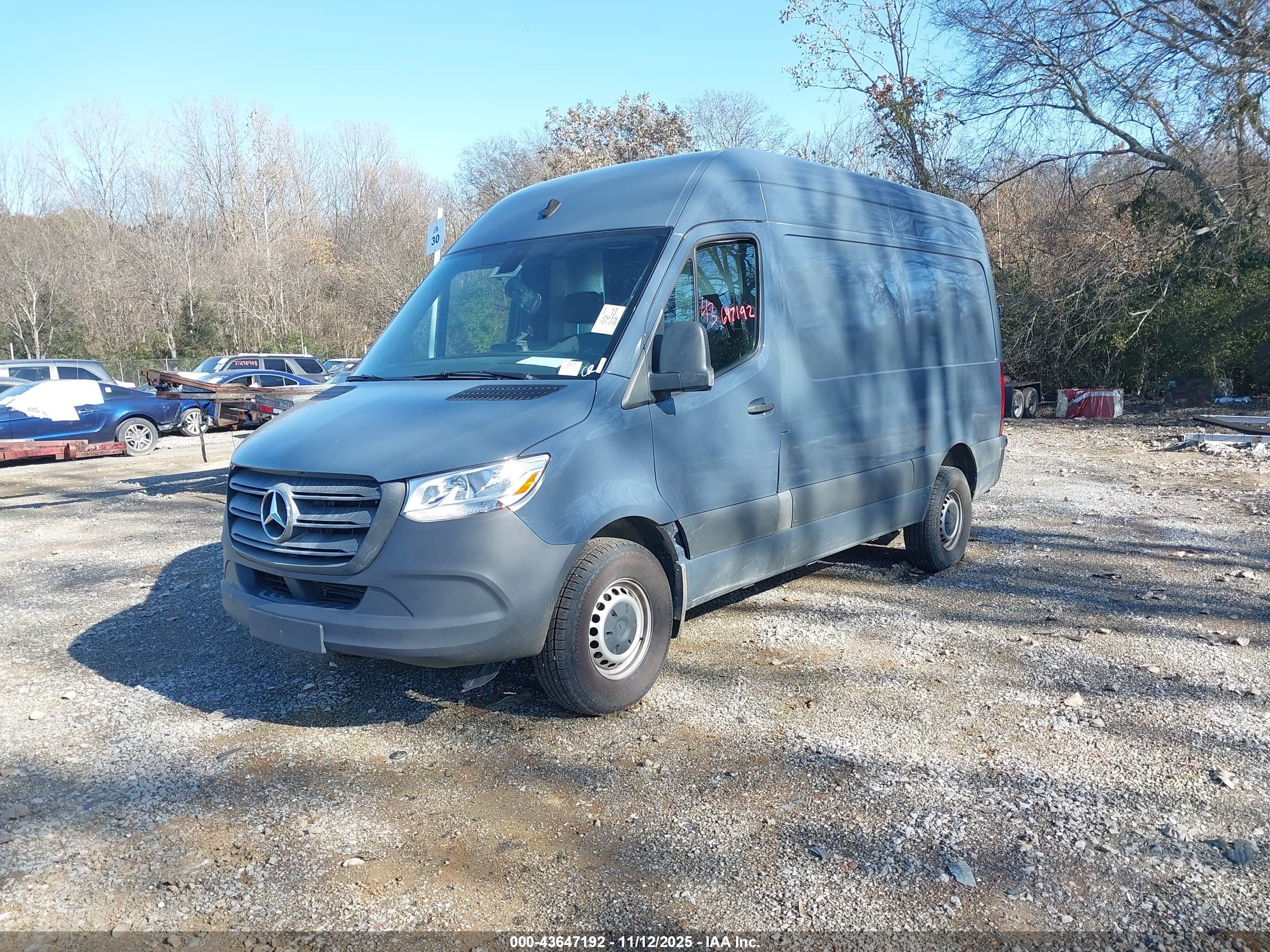 MERCEDES-BENZ SPRINTER image 2