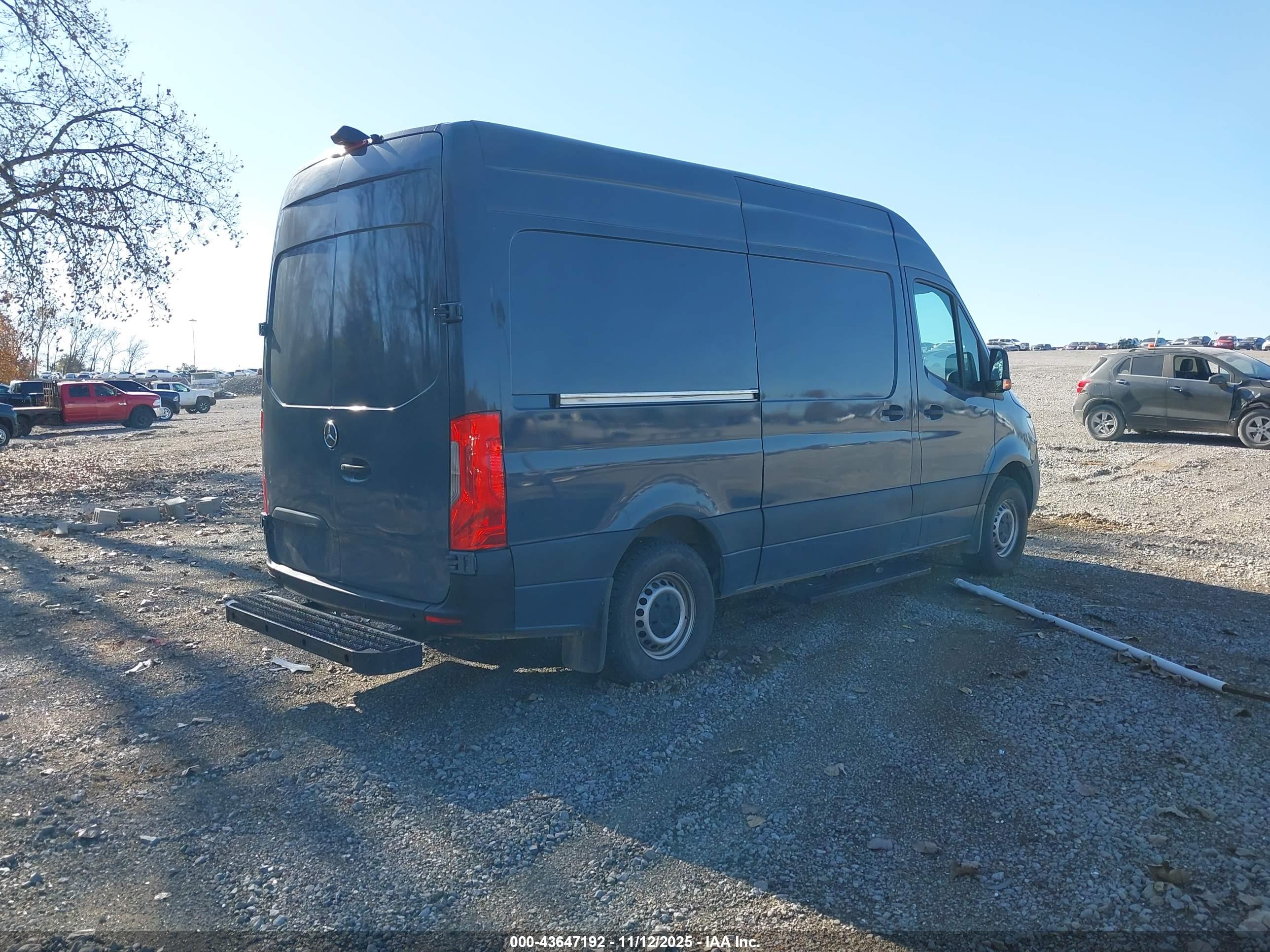 MERCEDES-BENZ SPRINTER image 4