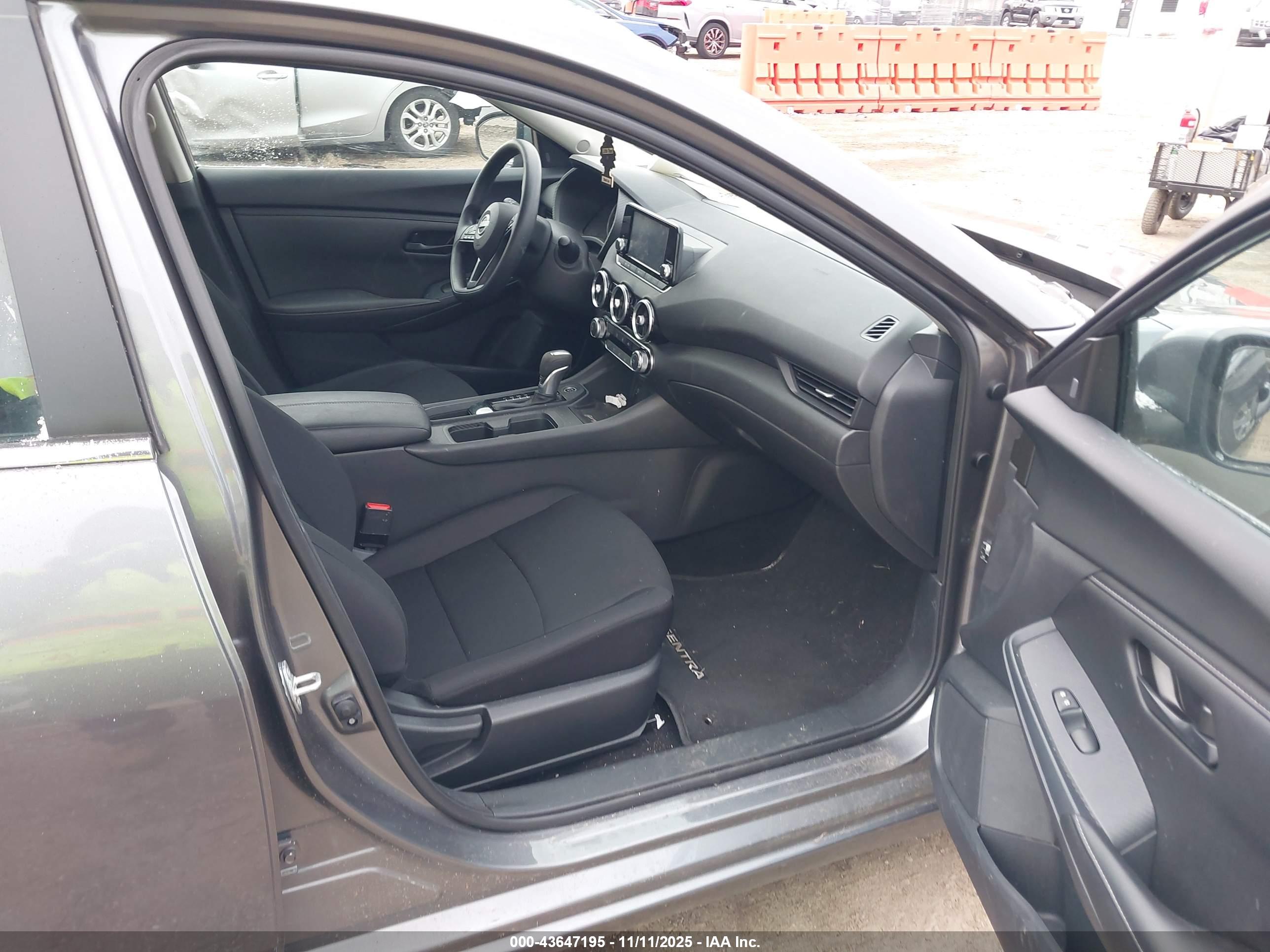NISSAN SENTRA image 5