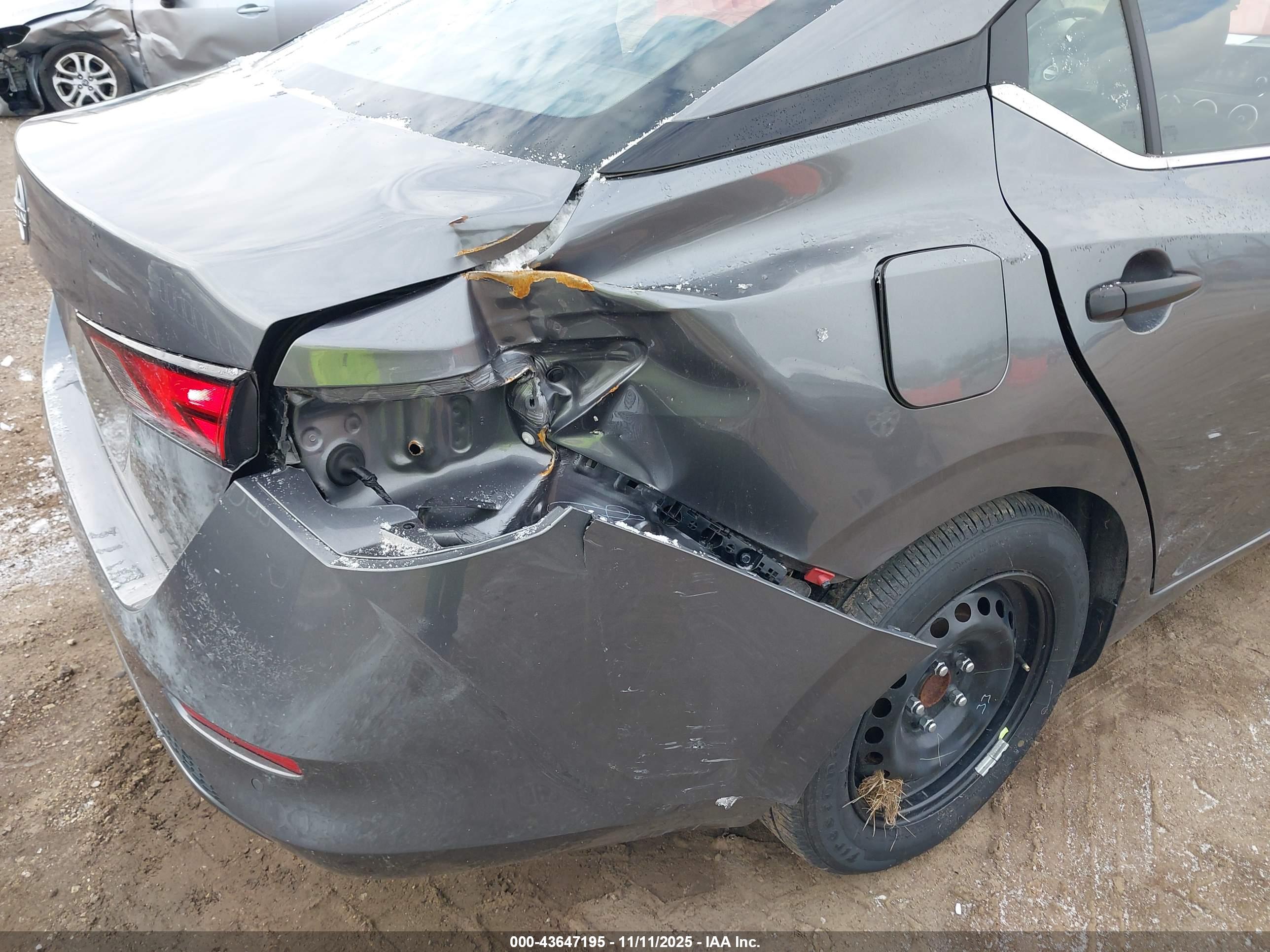NISSAN SENTRA image 6