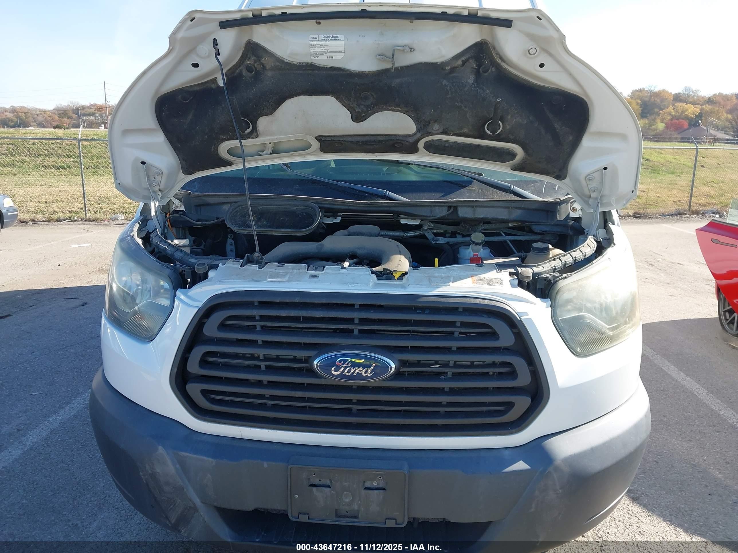 FORD TRANSIT-250 image 10