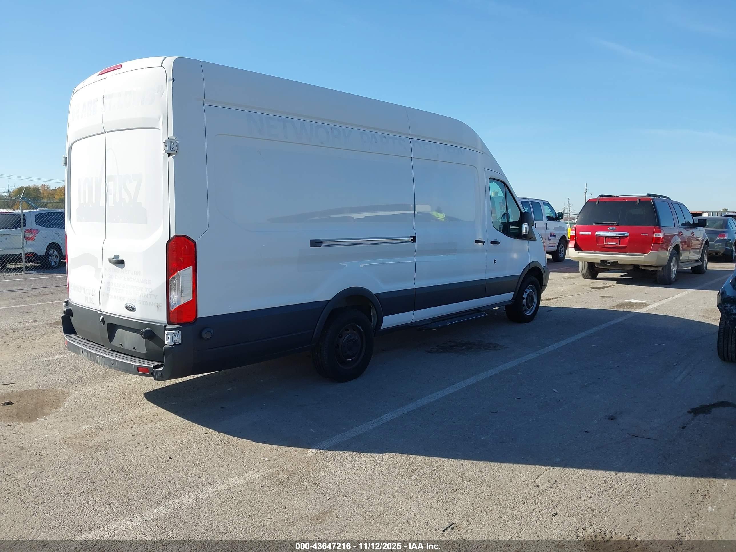 FORD TRANSIT-250 image 4