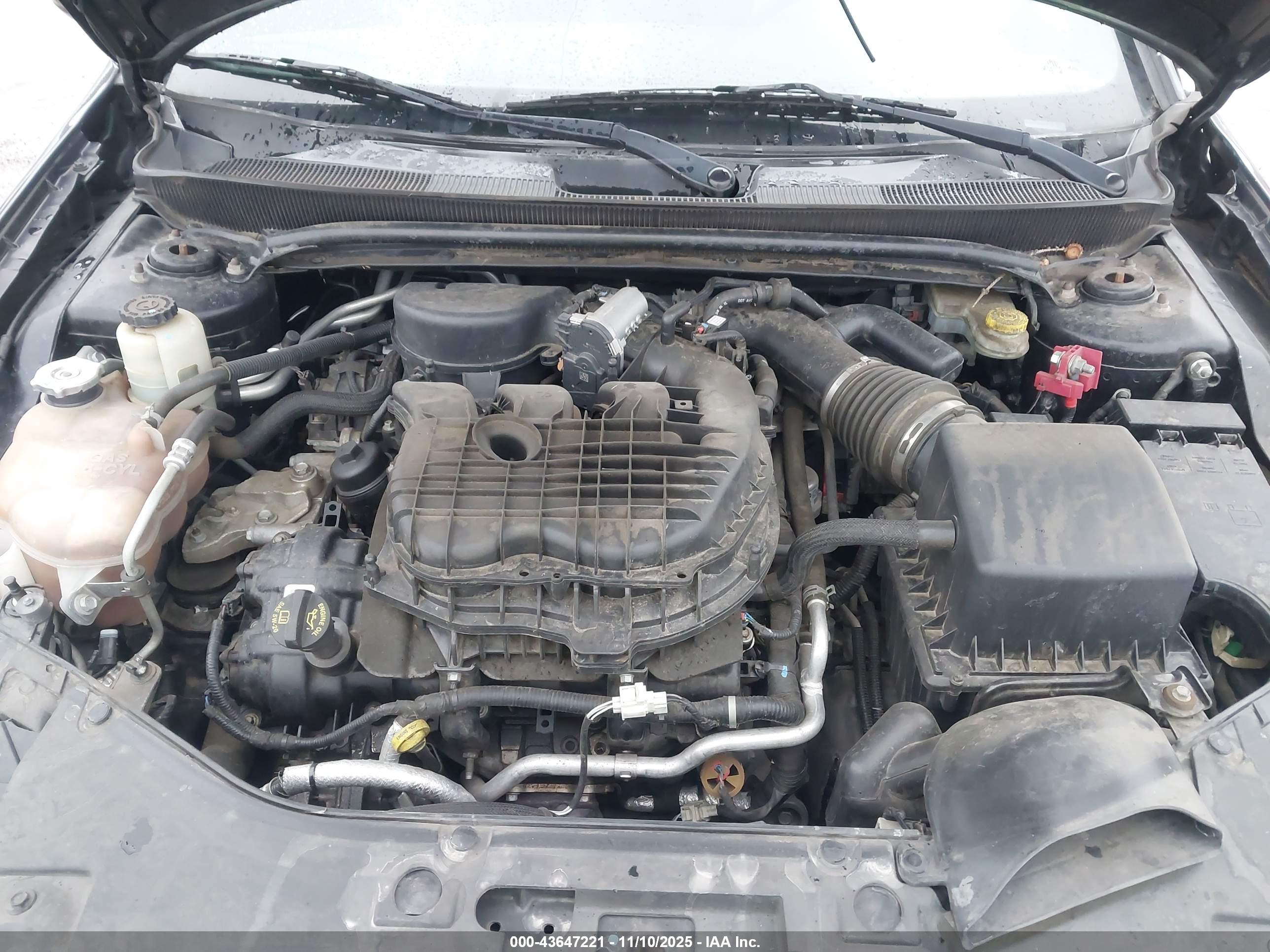 CHRYSLER 200 image 10