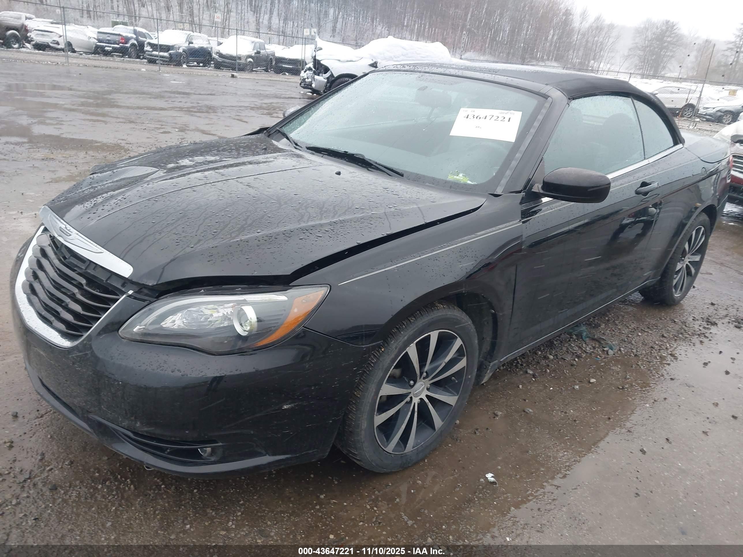 CHRYSLER 200 image 2