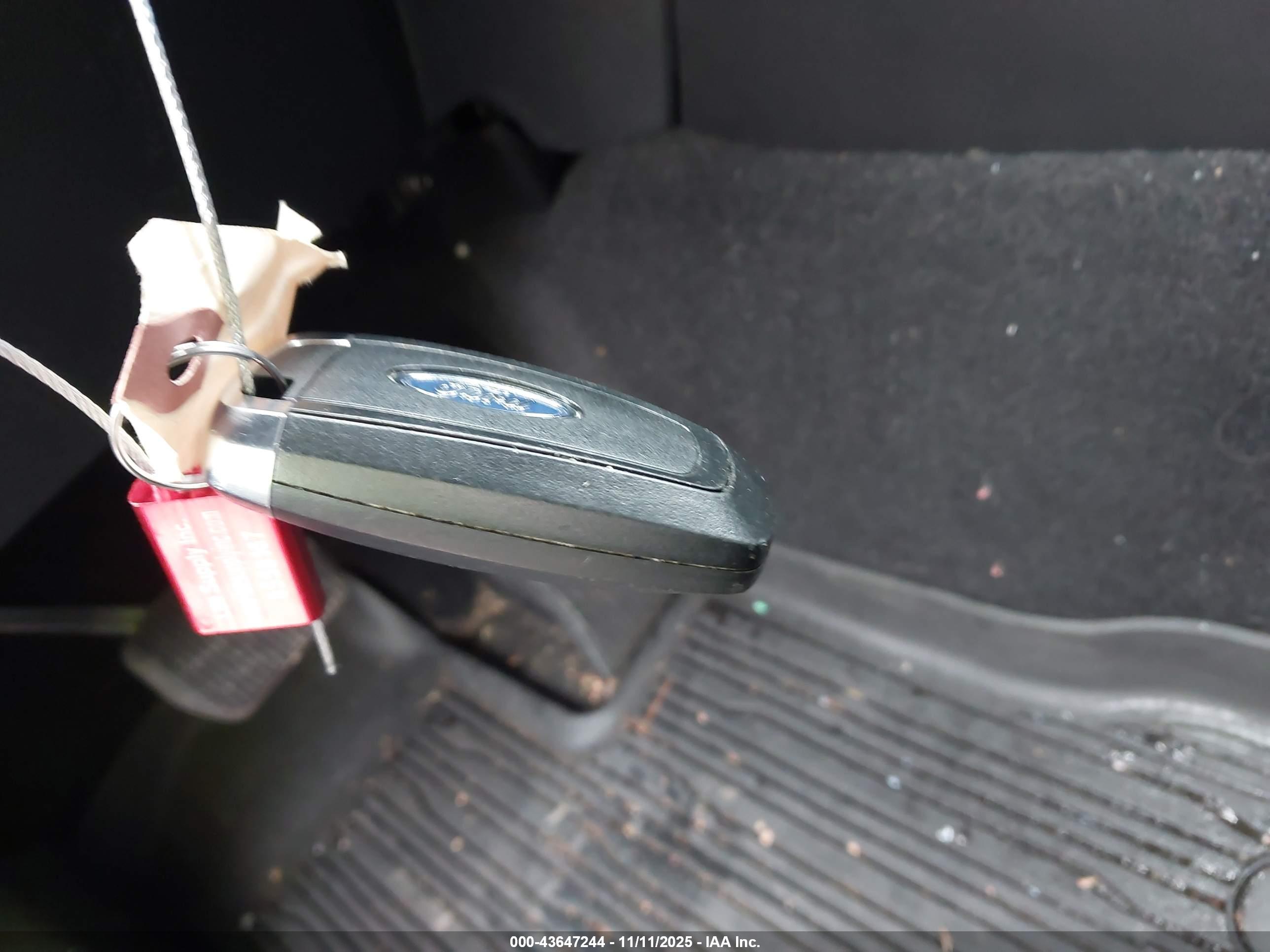 FORD EXPLORER image 11