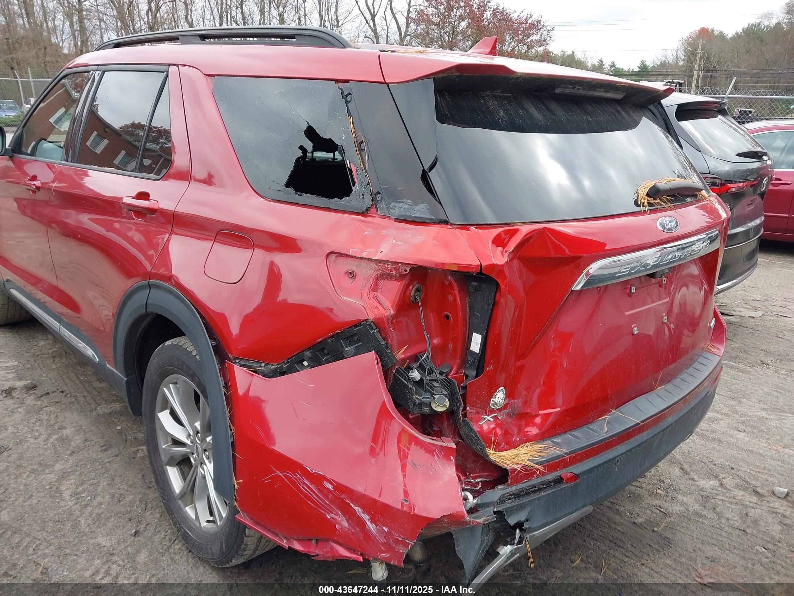 FORD EXPLORER image 6
