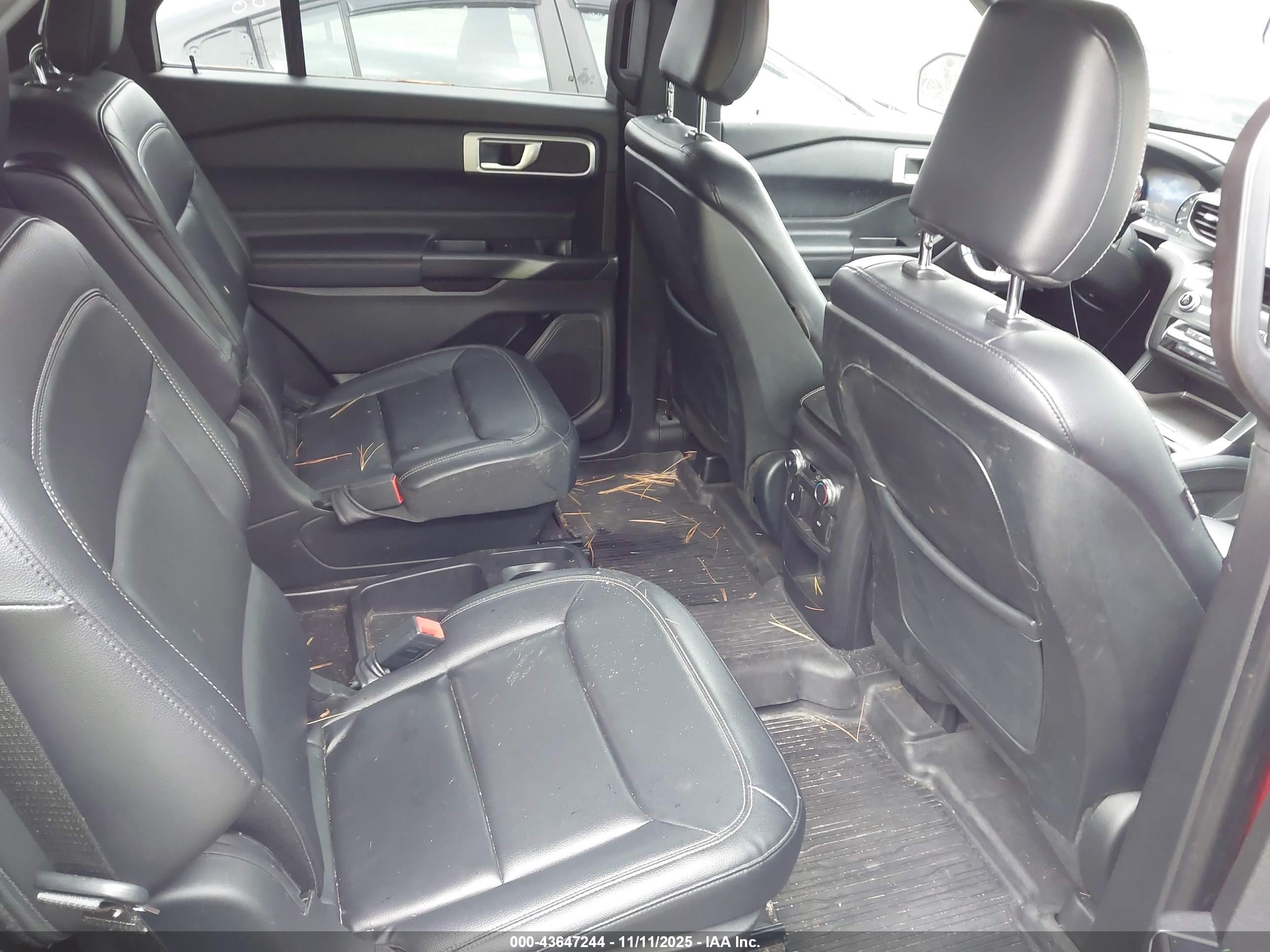 FORD EXPLORER image 8