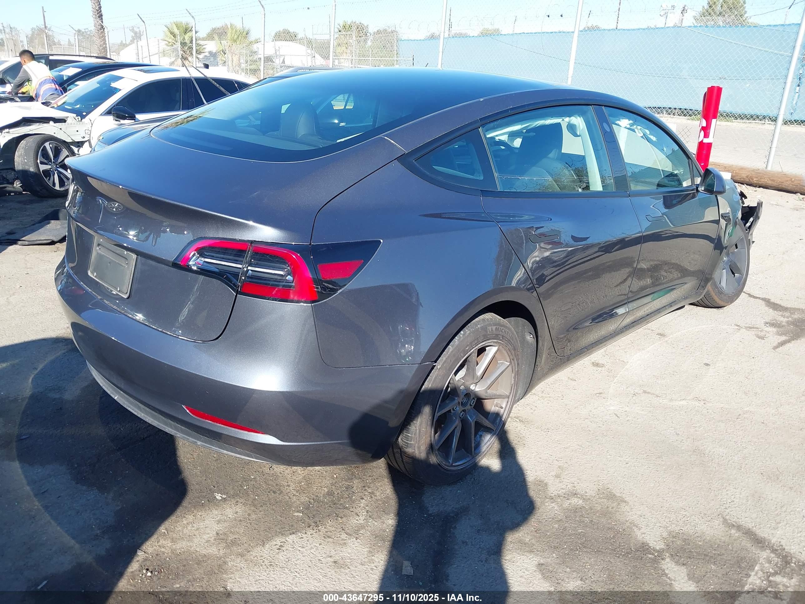 TESLA MODEL image 4