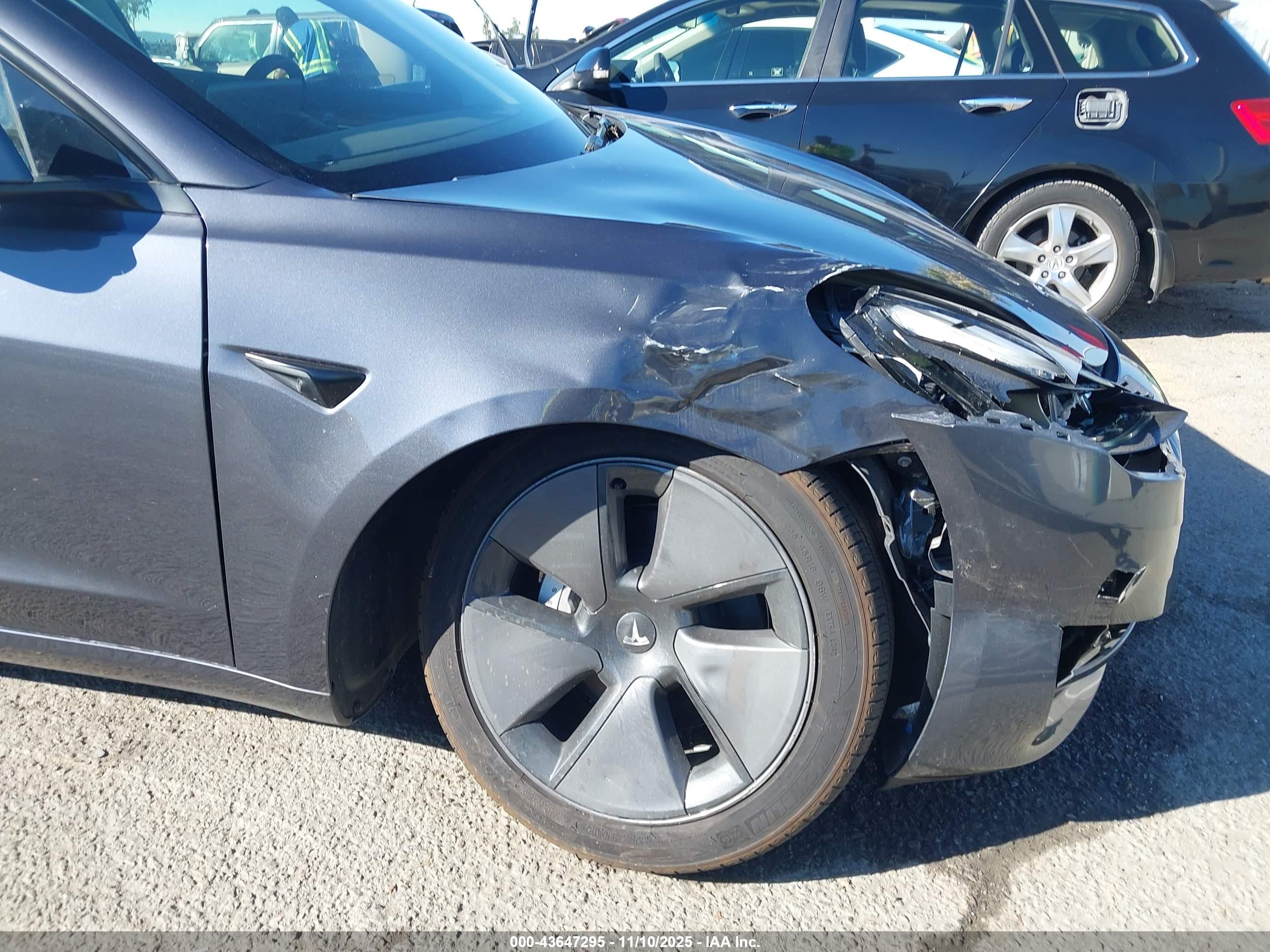 TESLA MODEL image 6