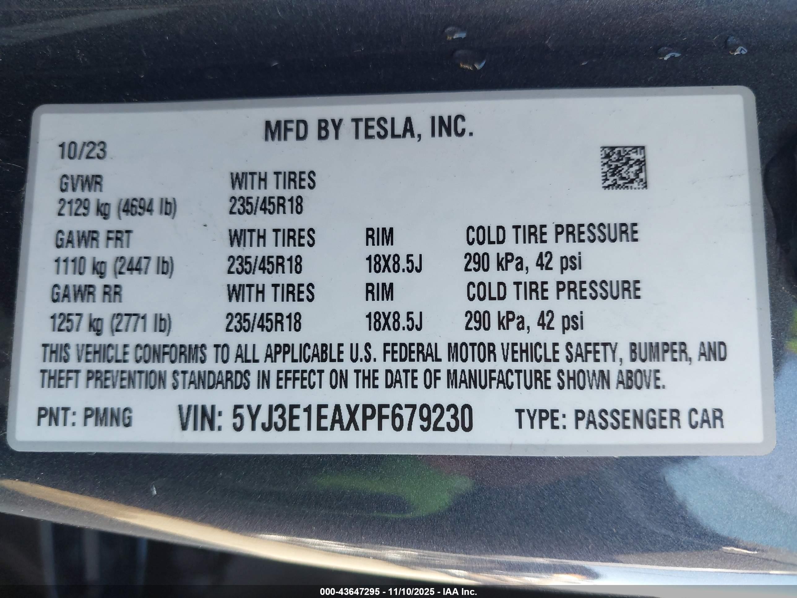 TESLA MODEL image 9