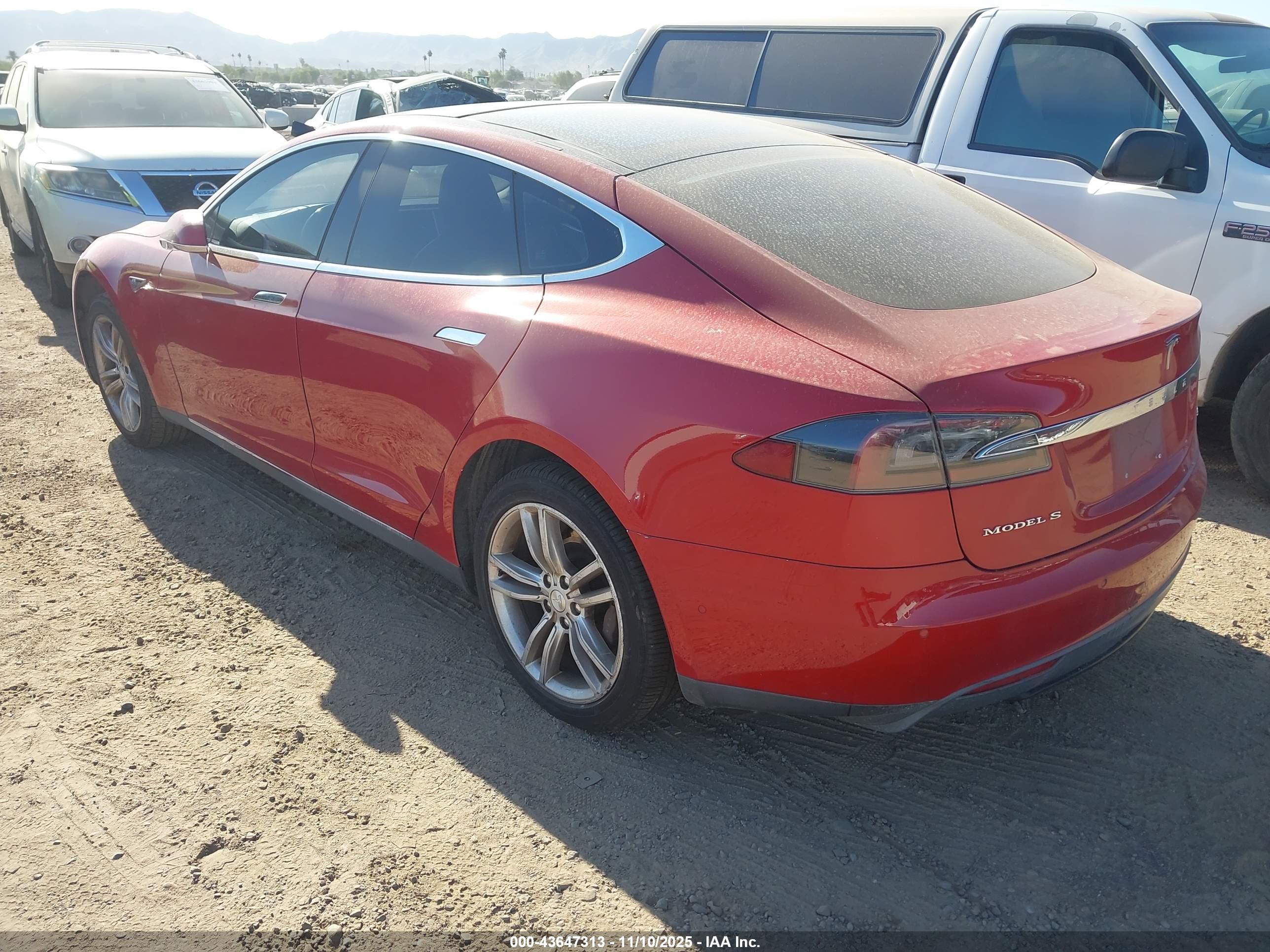 TESLA MODEL image 3