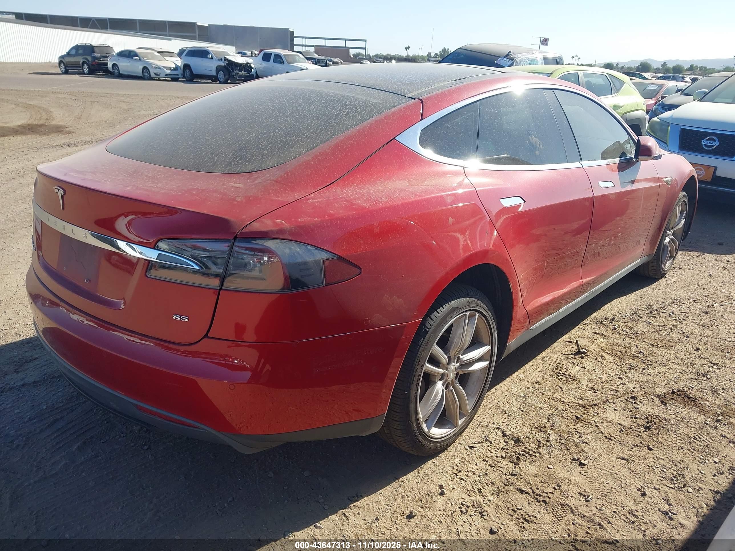 TESLA MODEL image 4