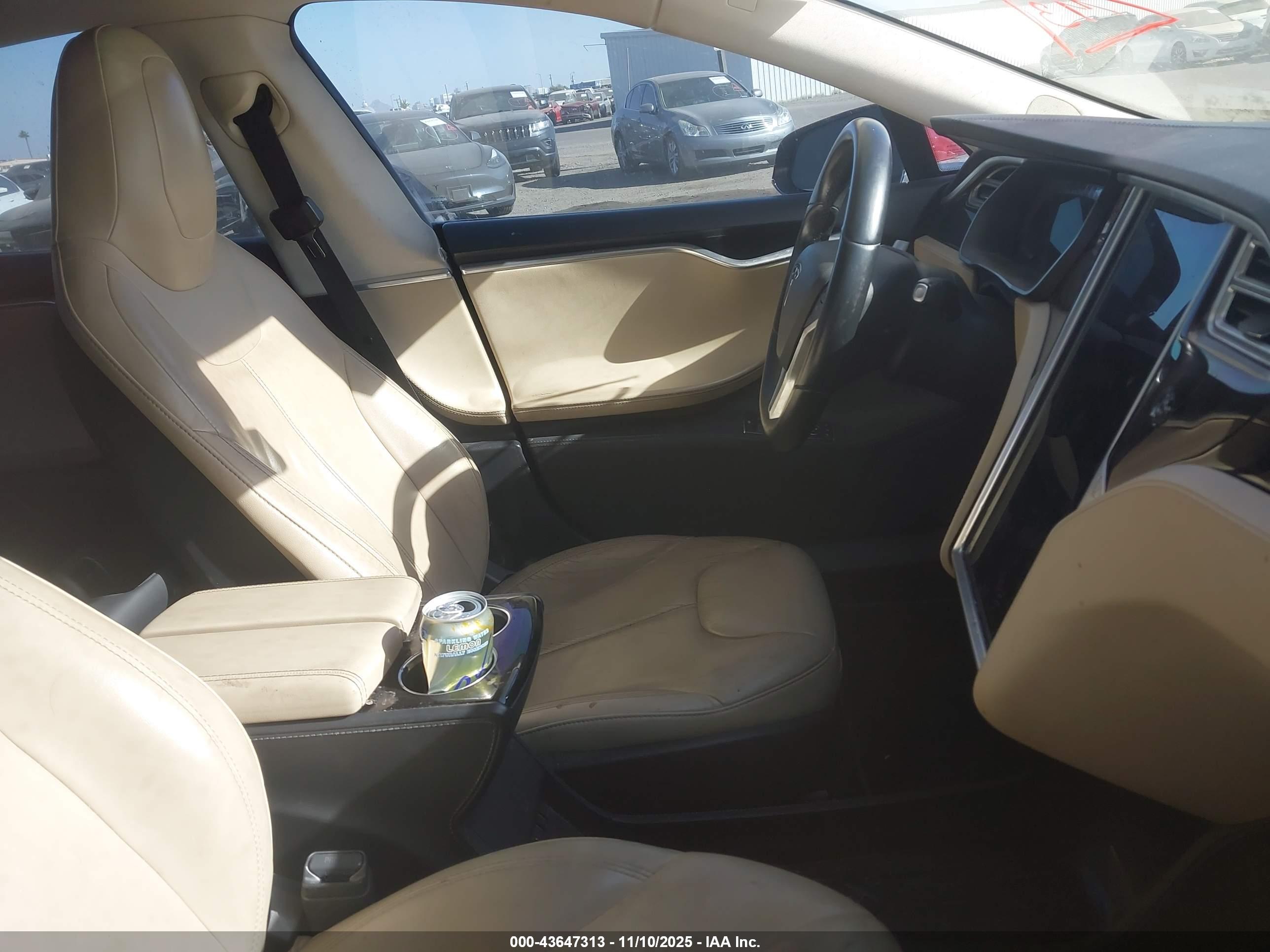 TESLA MODEL image 5