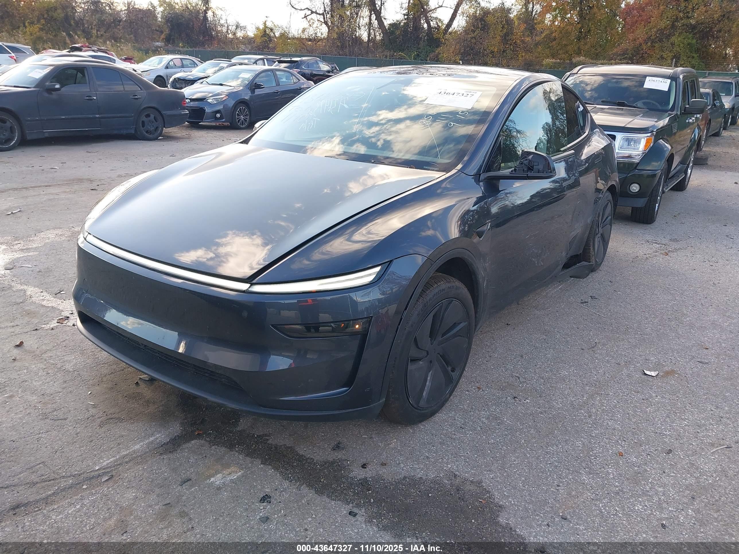 TESLA MODEL image 2