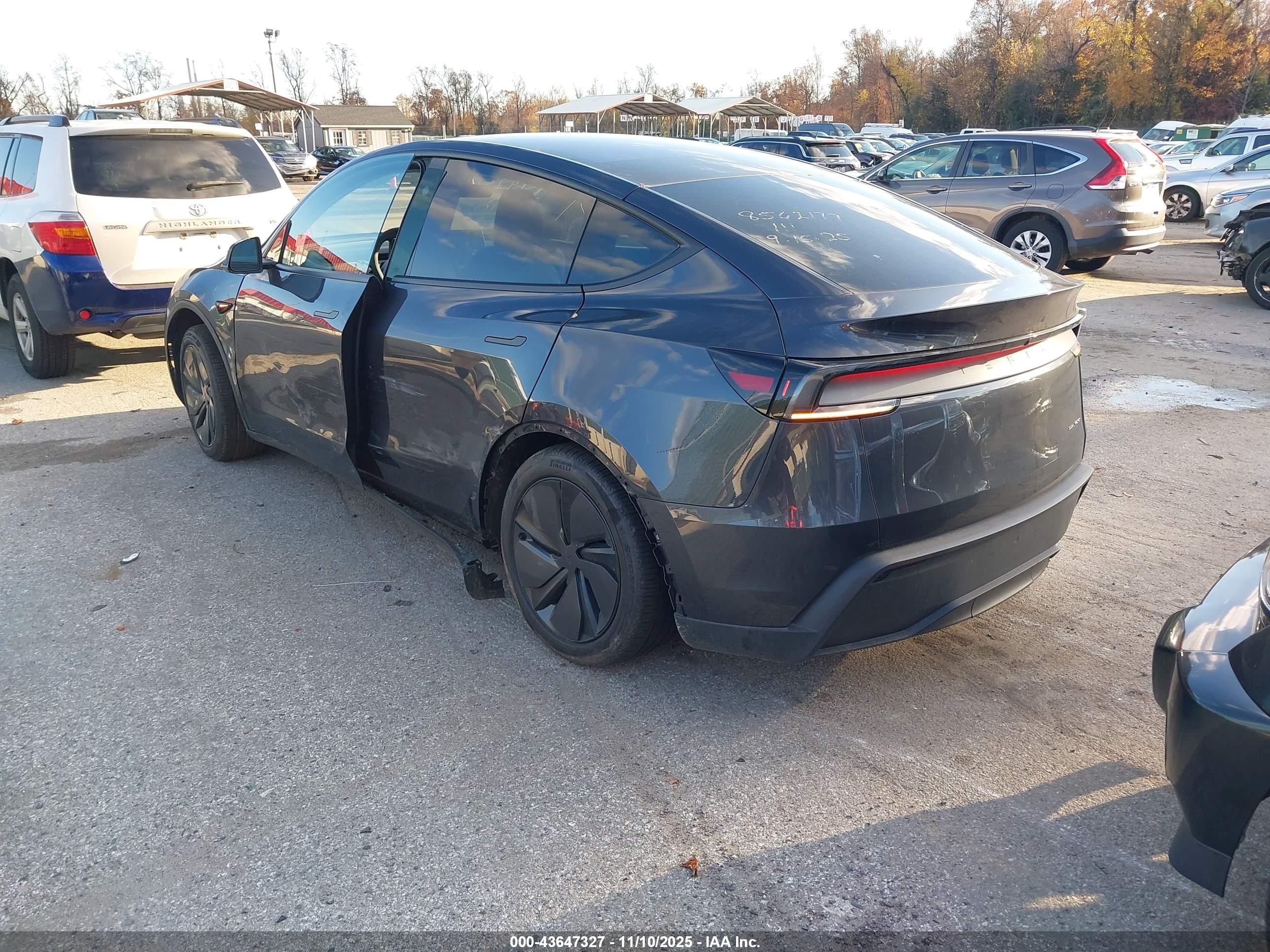 TESLA MODEL image 3