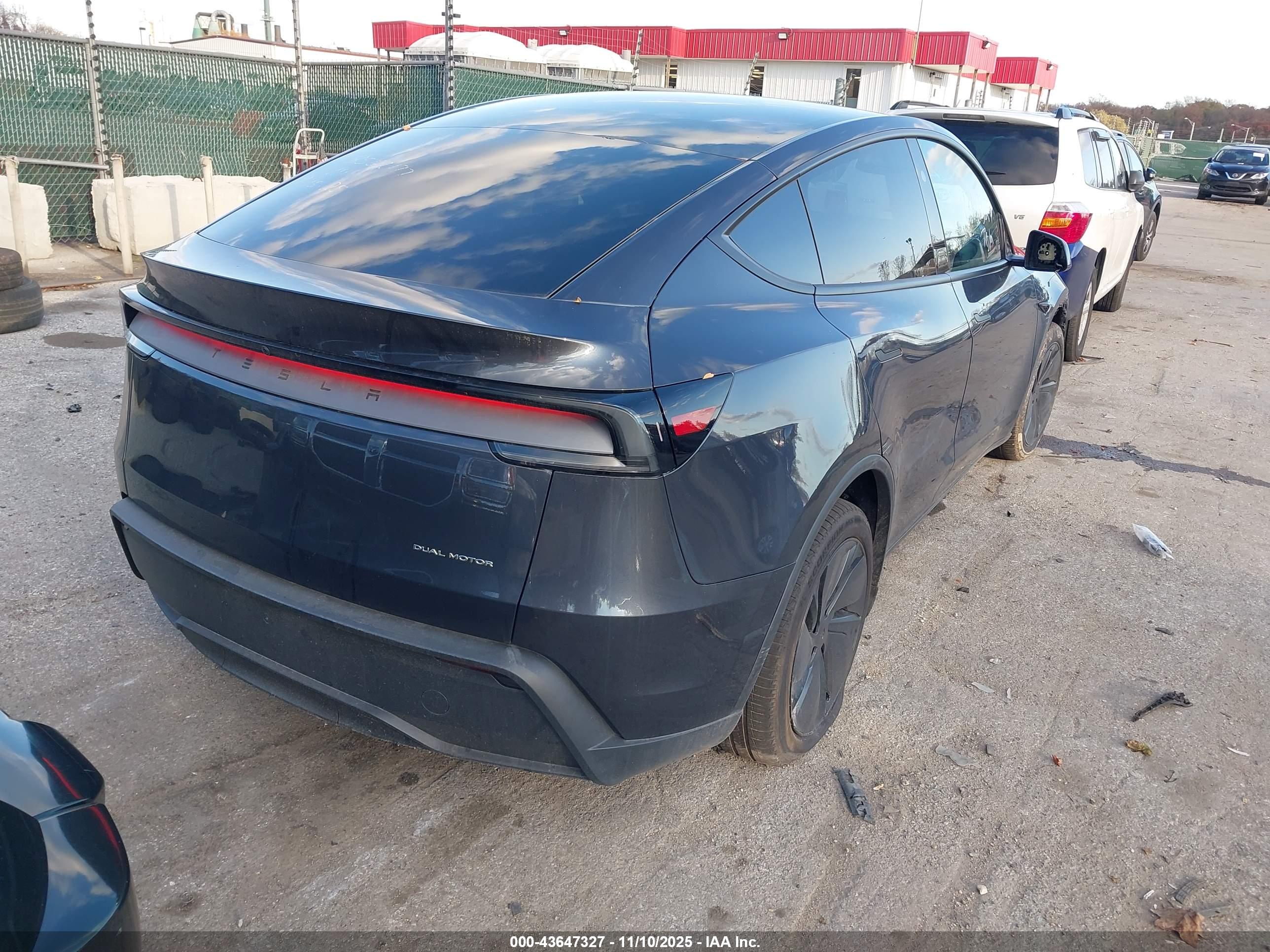 TESLA MODEL image 4