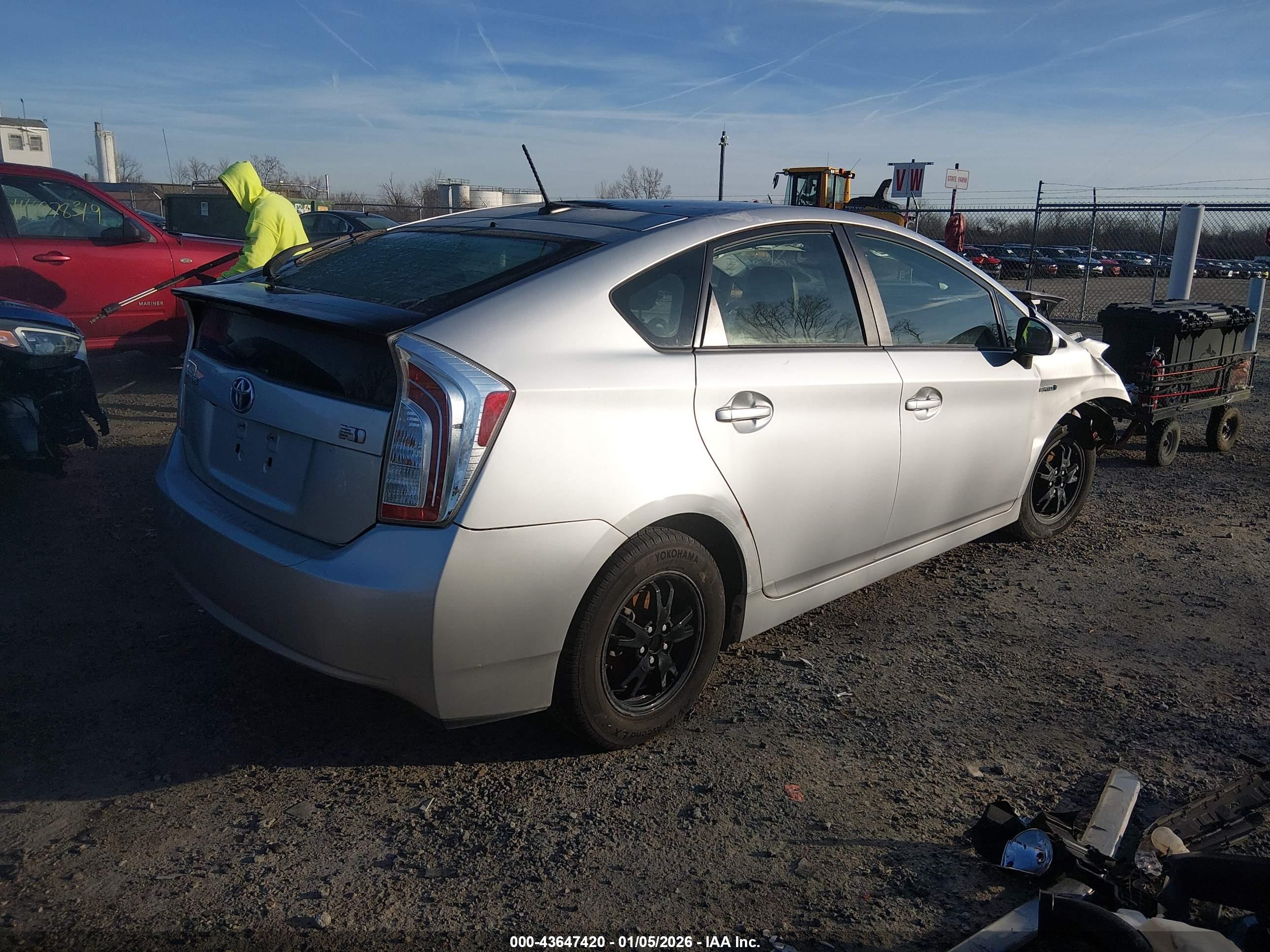 TOYOTA PRIUS image 4