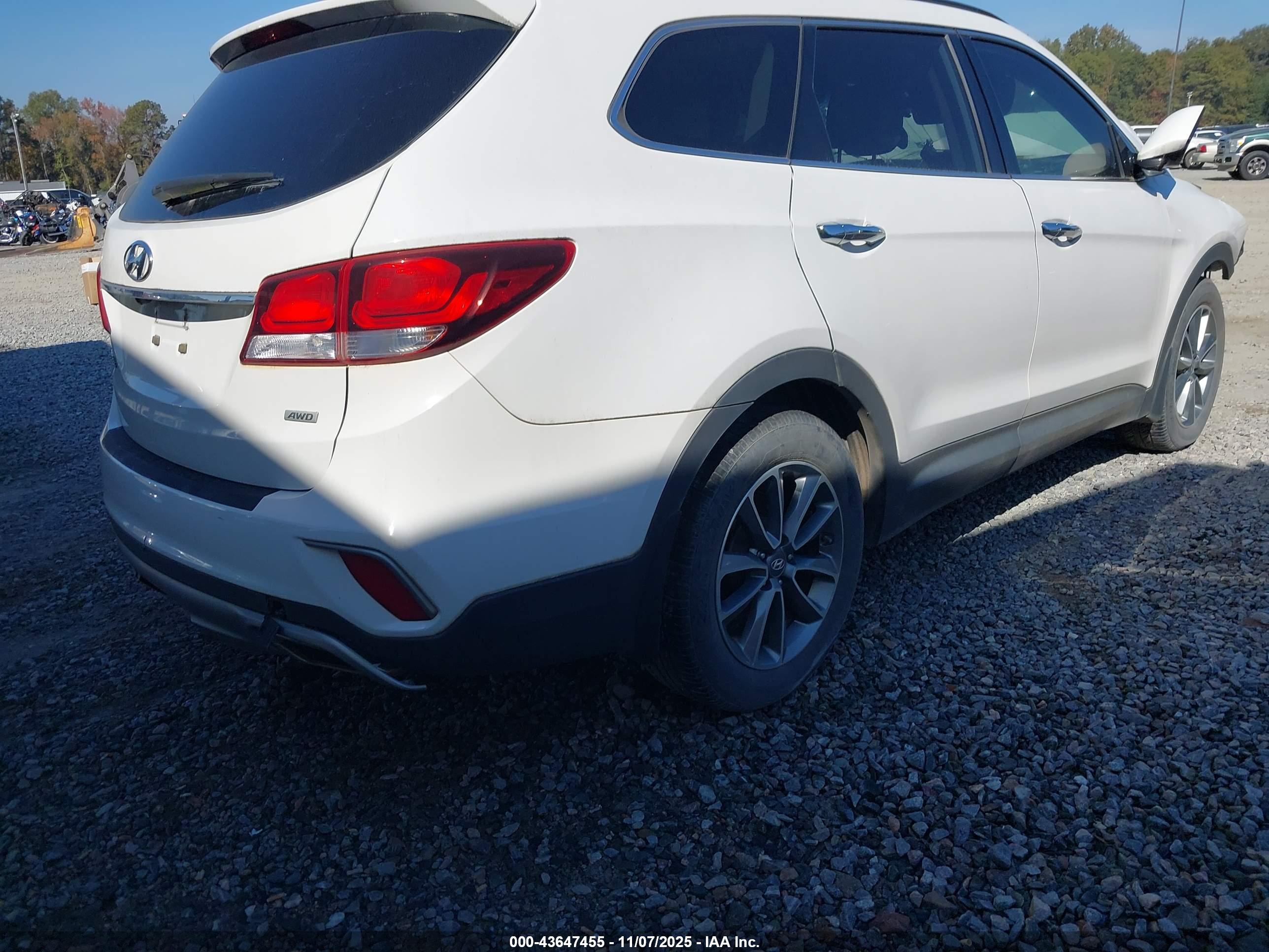 HYUNDAI SANTA image 4