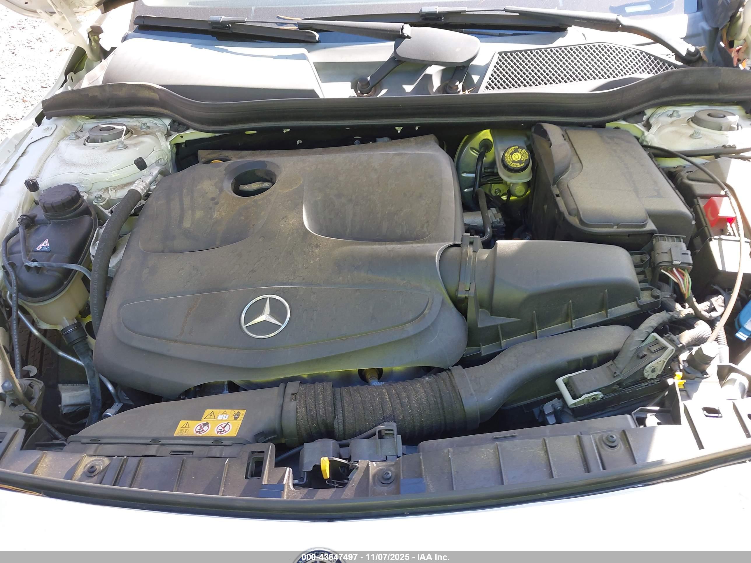 MERCEDES-BENZ GLA image 10