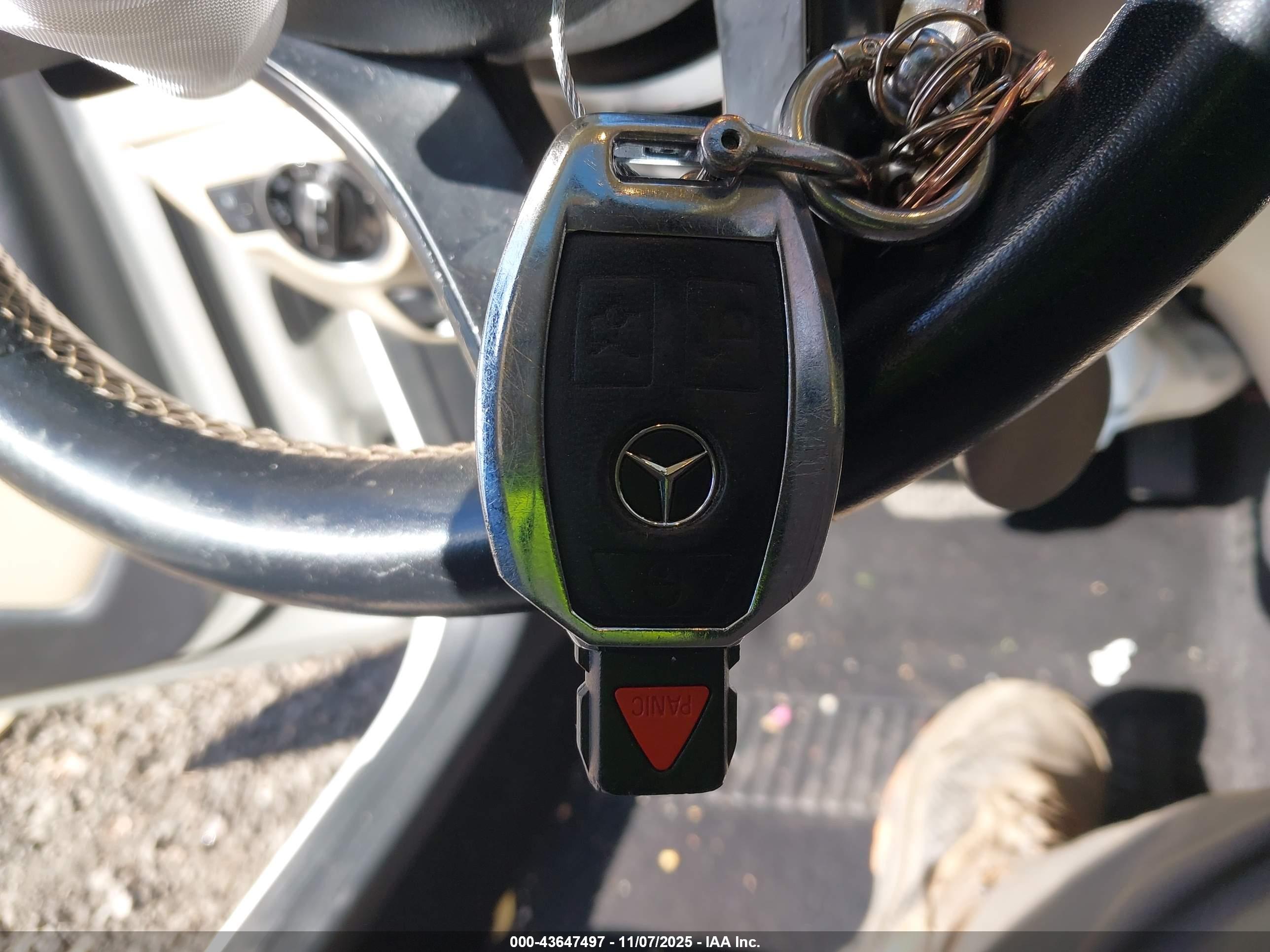 MERCEDES-BENZ GLA image 11