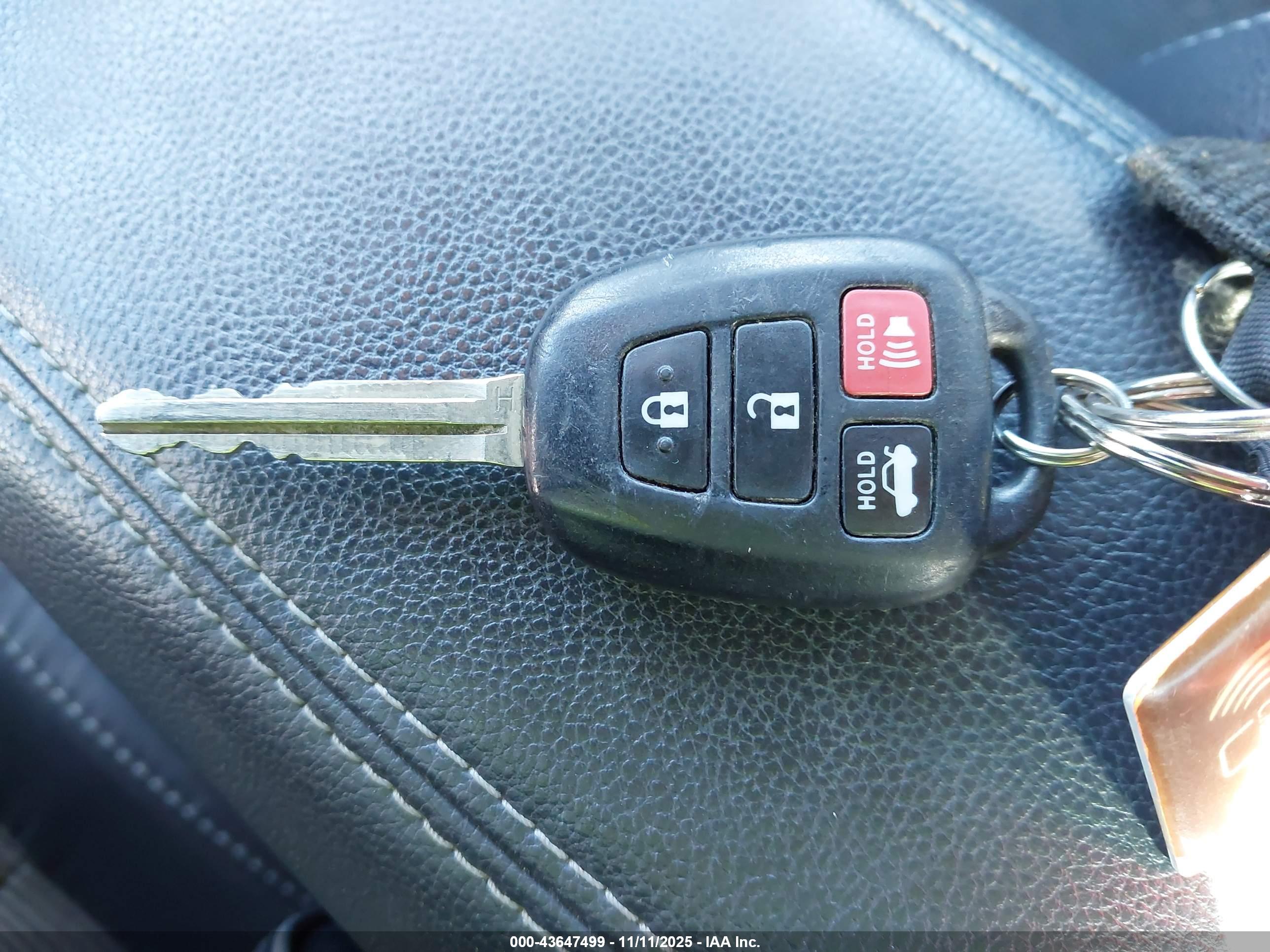 TOYOTA COROLLA image 11