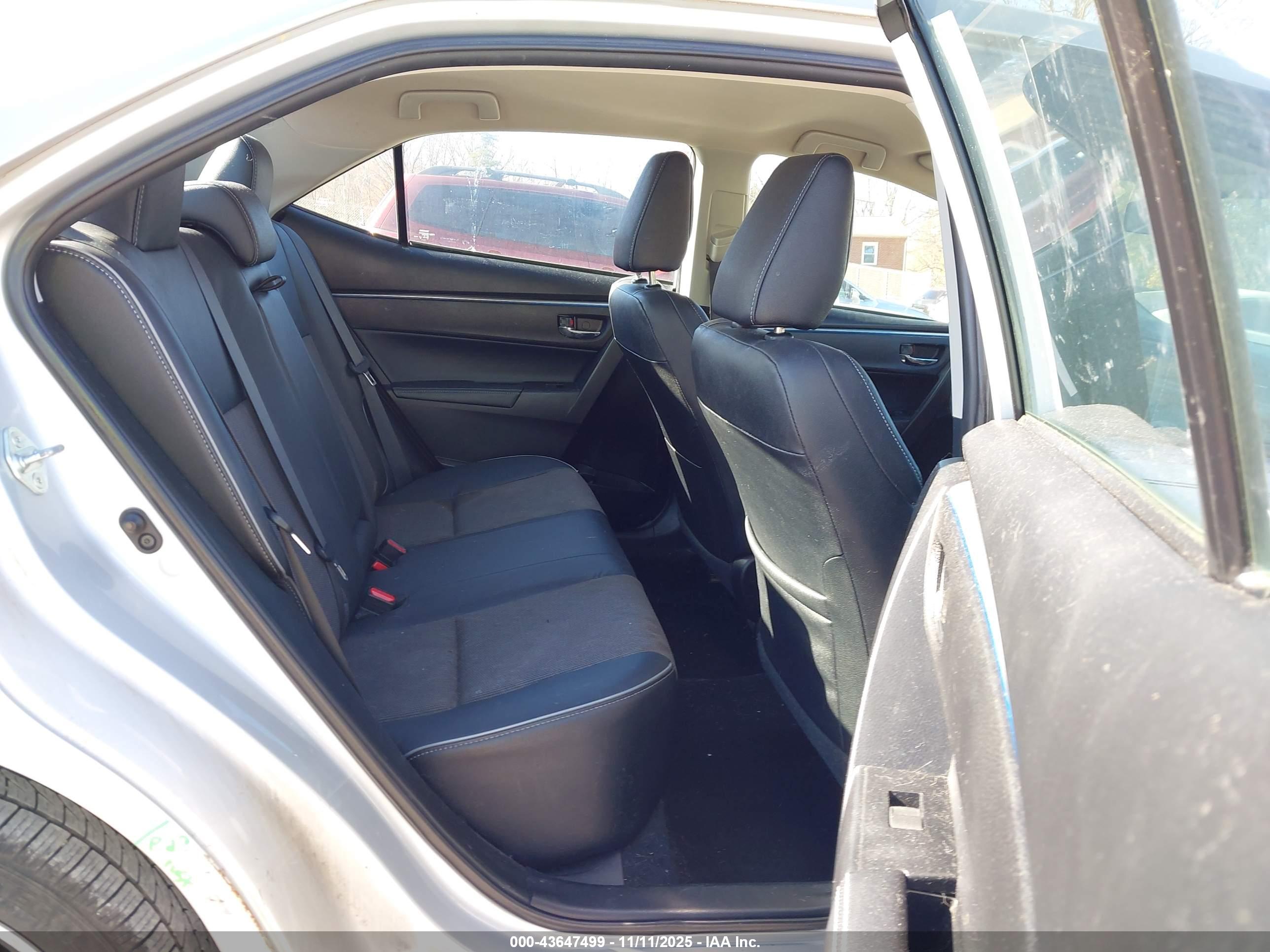 TOYOTA COROLLA image 8