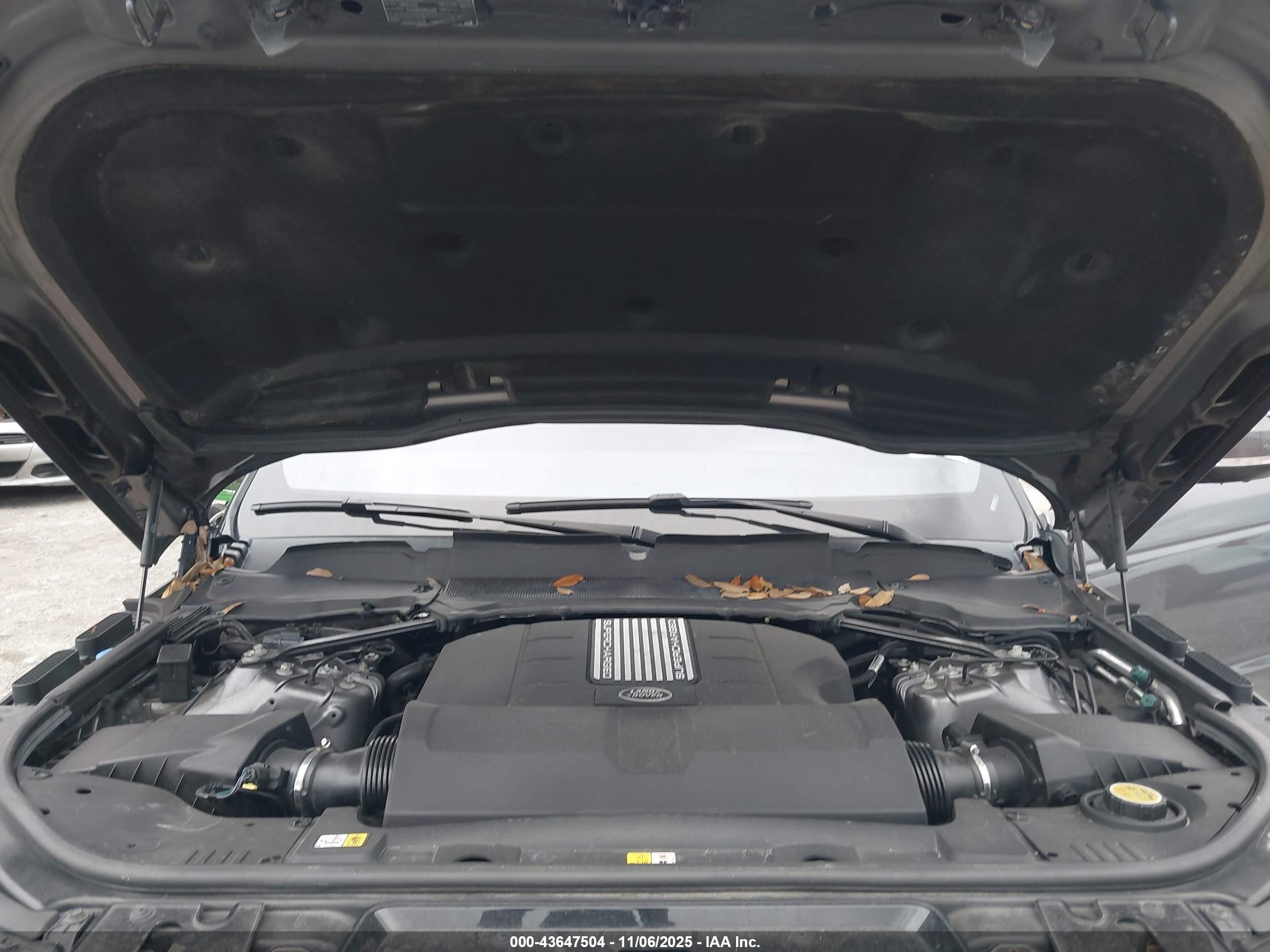 LAND ROVER image 10