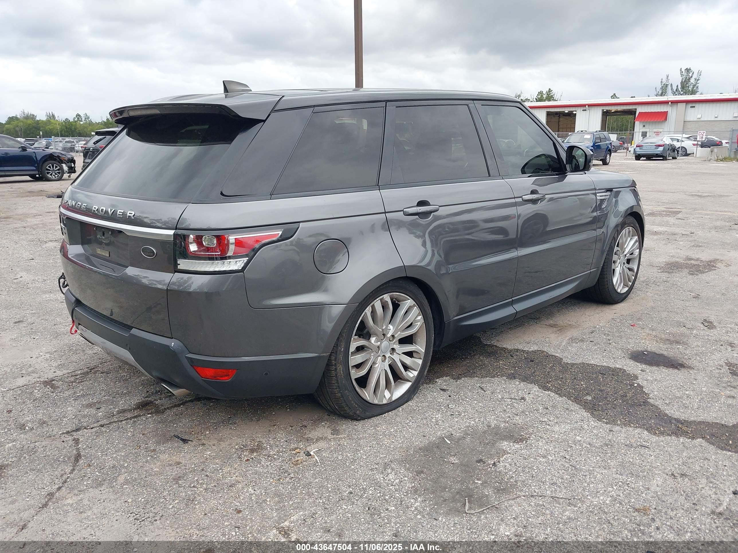 LAND ROVER image 4