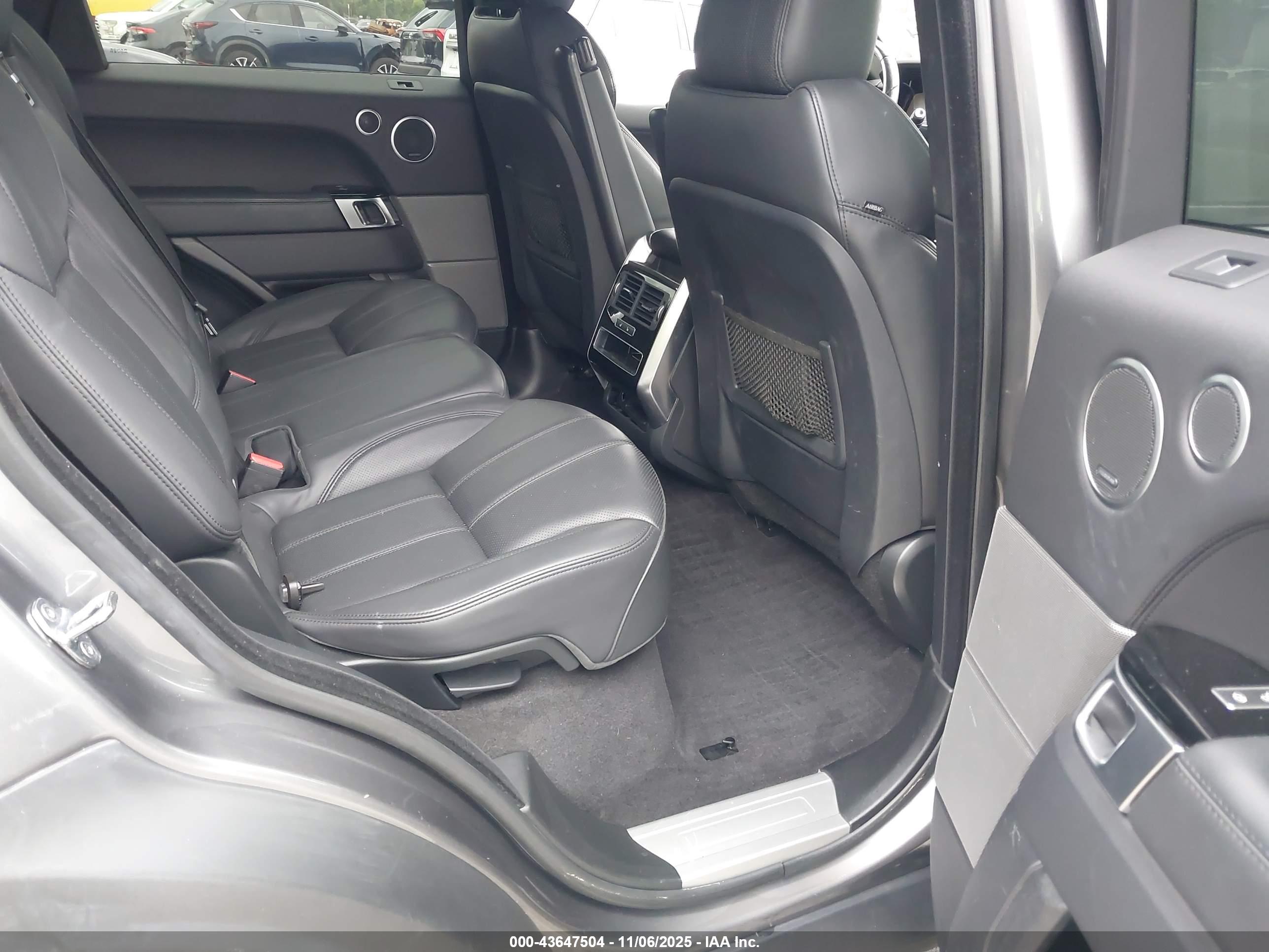 LAND ROVER image 8