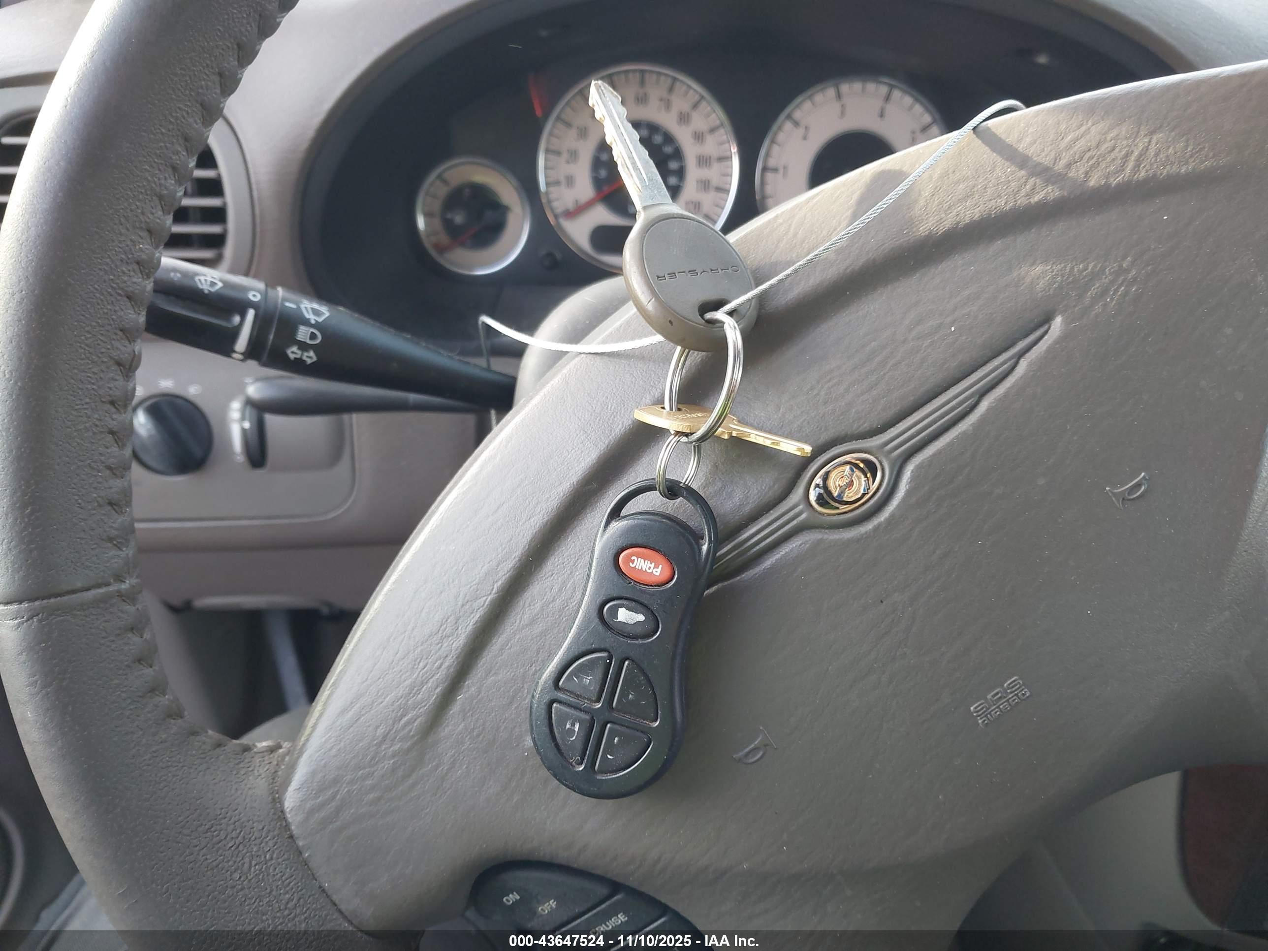 CHRYSLER TOWN image 11