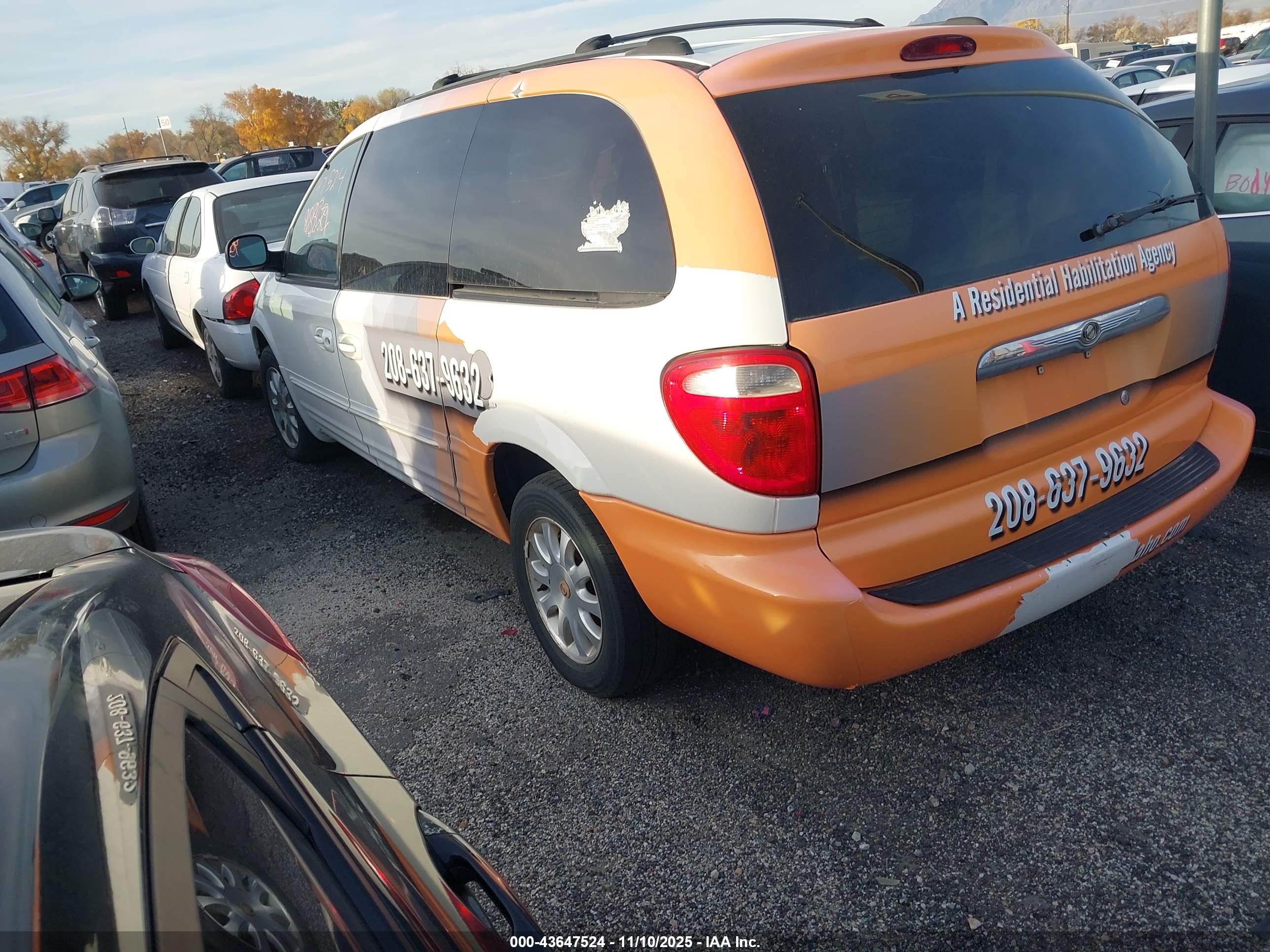 CHRYSLER TOWN image 3