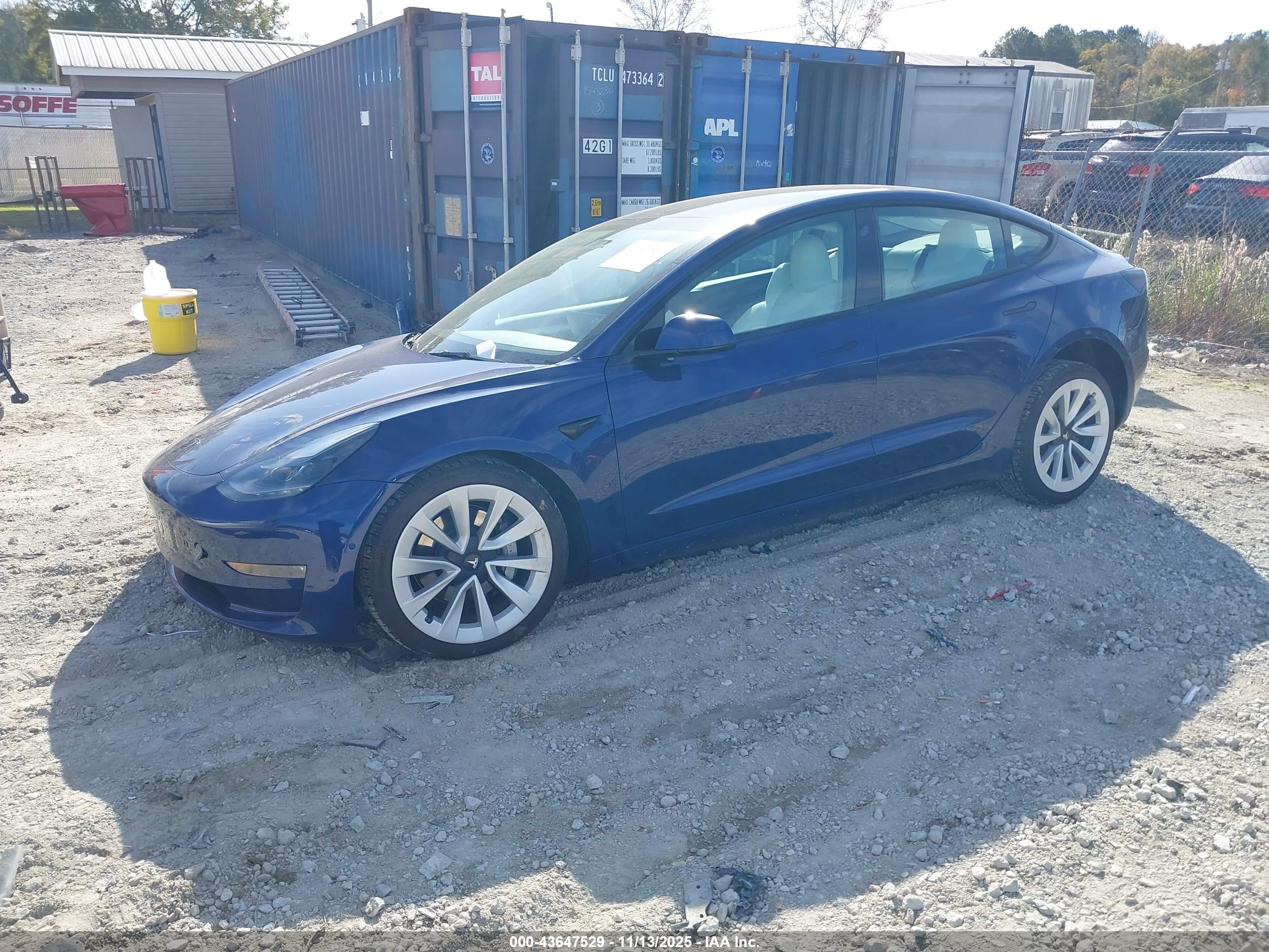 TESLA MODEL image 2