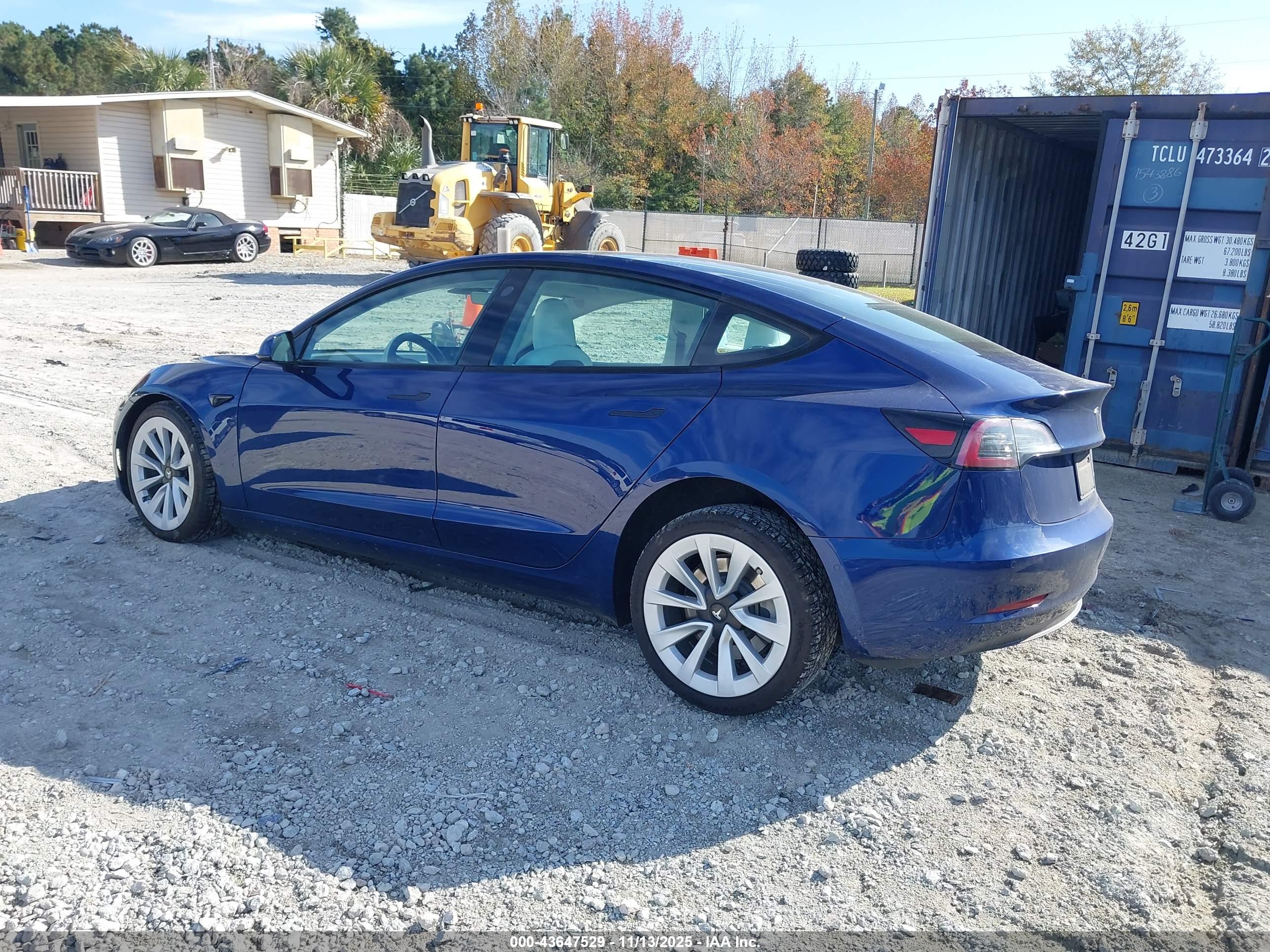 TESLA MODEL image 3