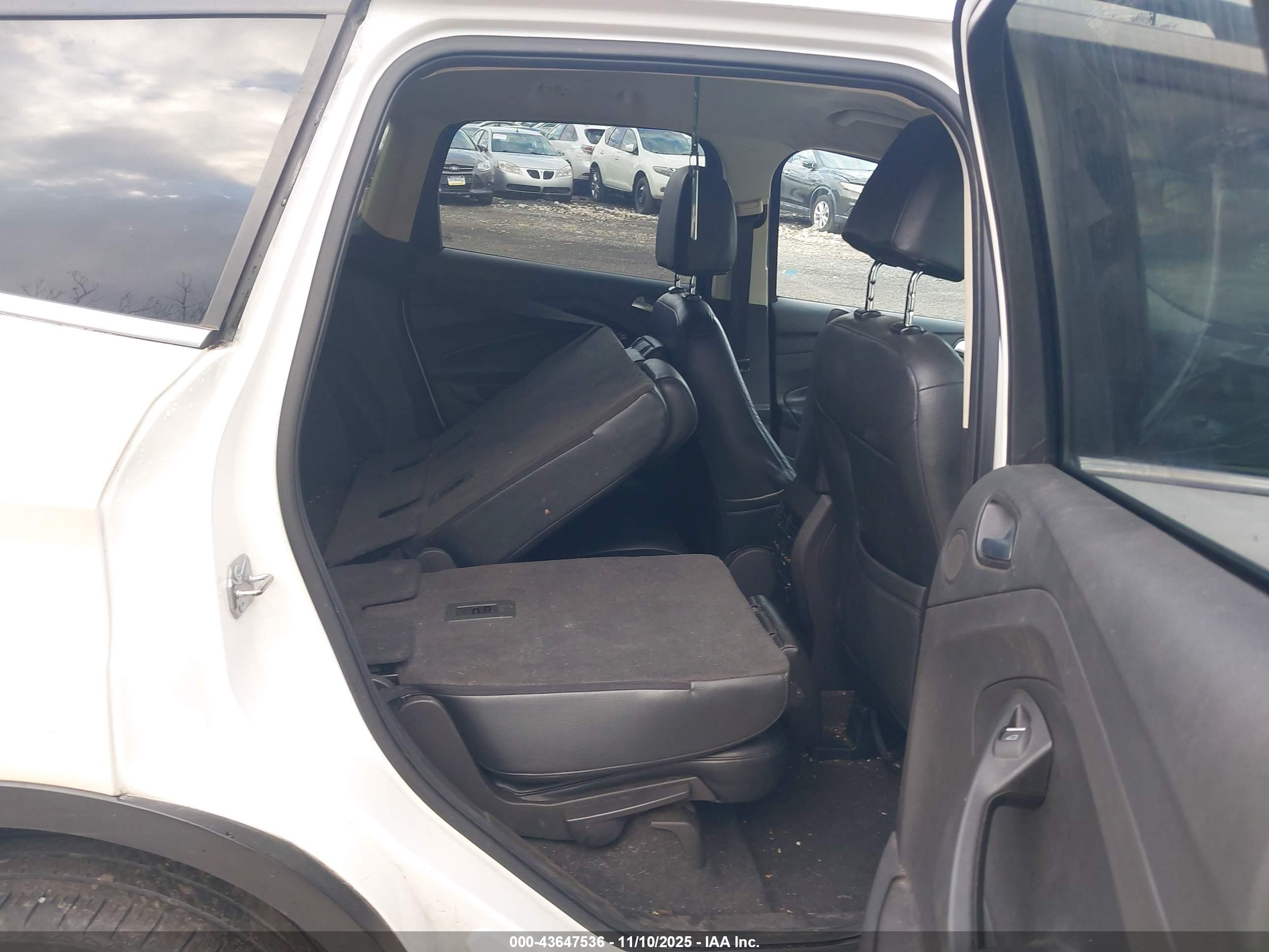FORD ESCAPE image 8