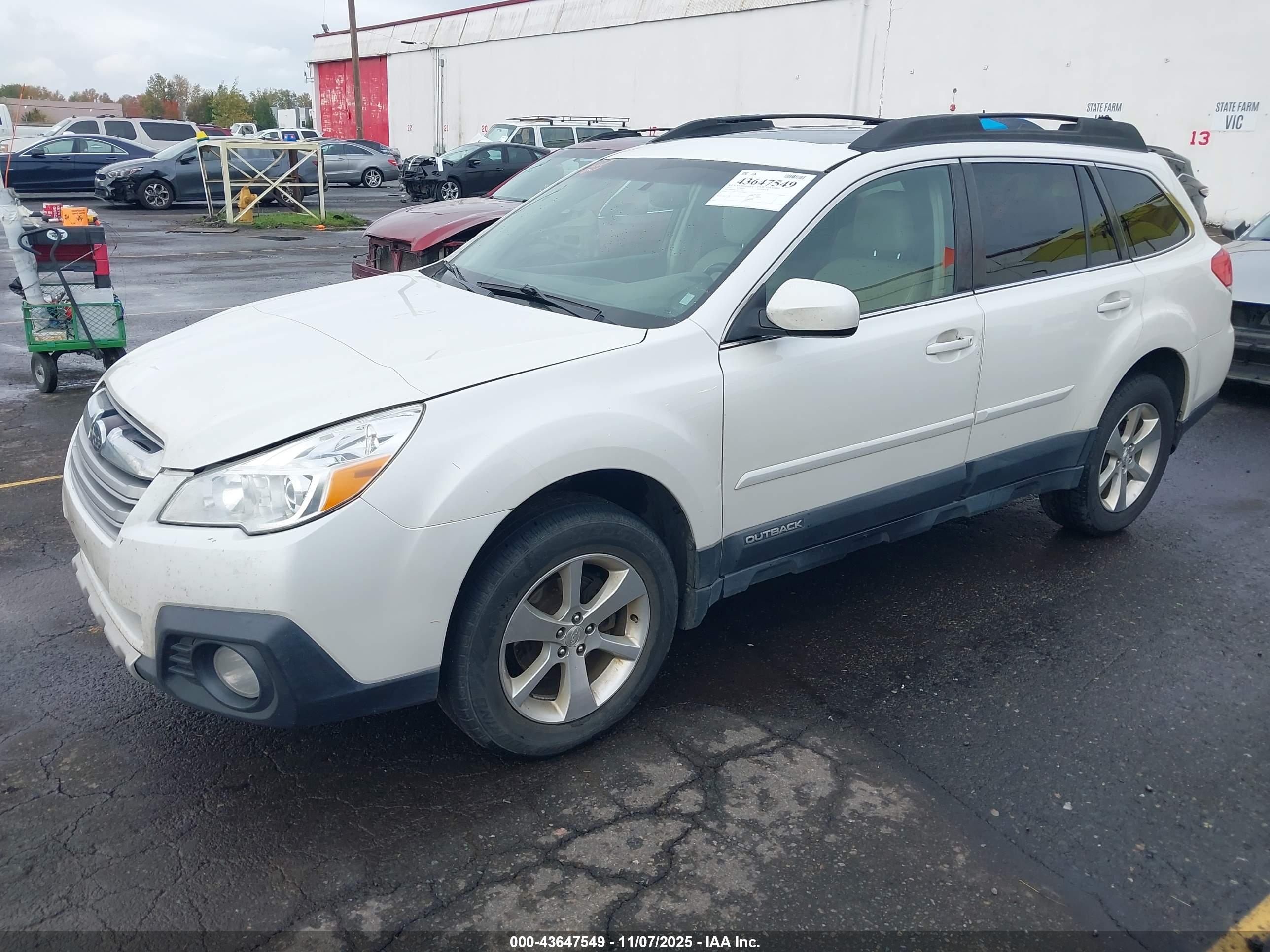 SUBARU OUTBACK image 2