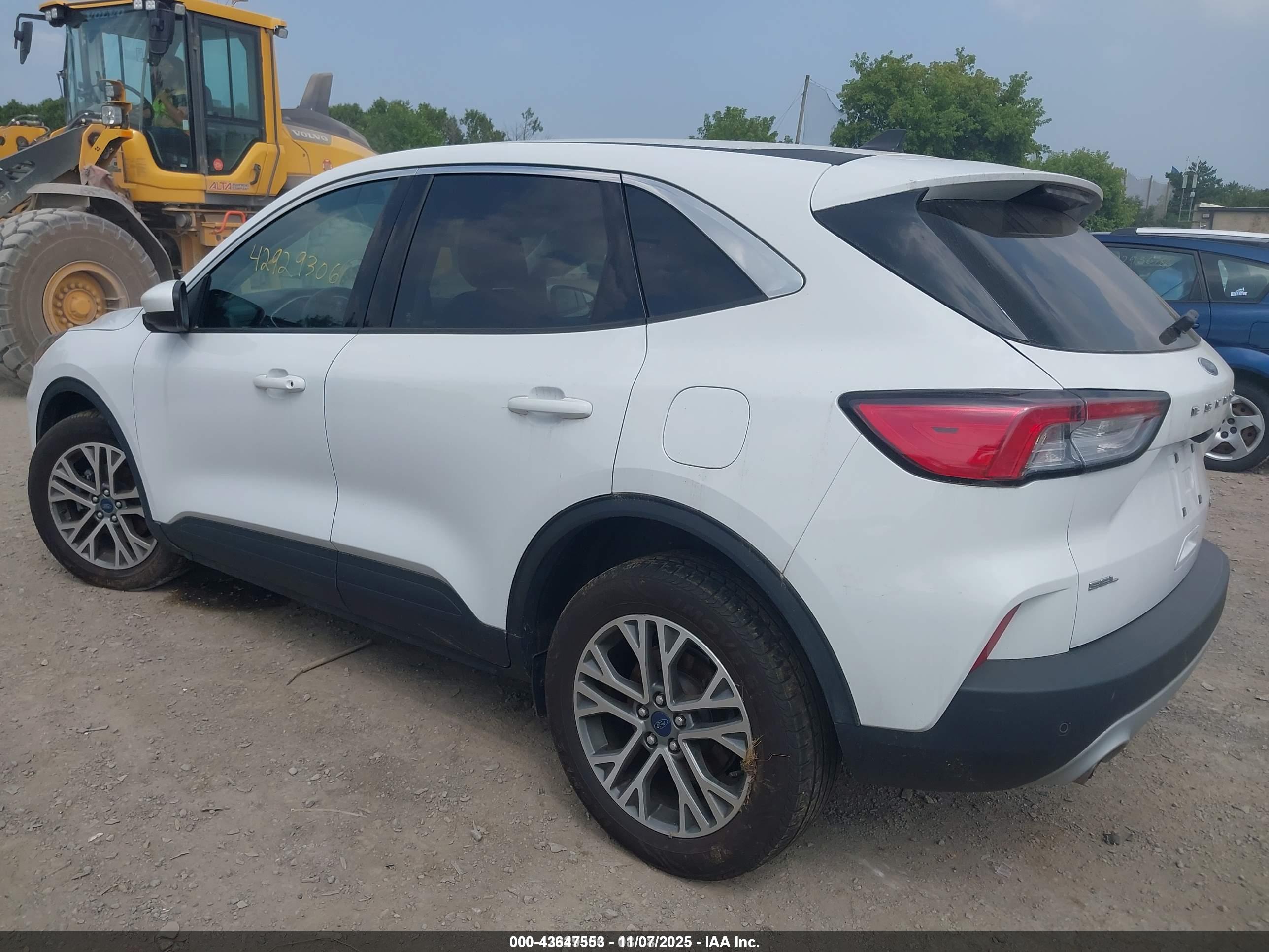 FORD ESCAPE image 3