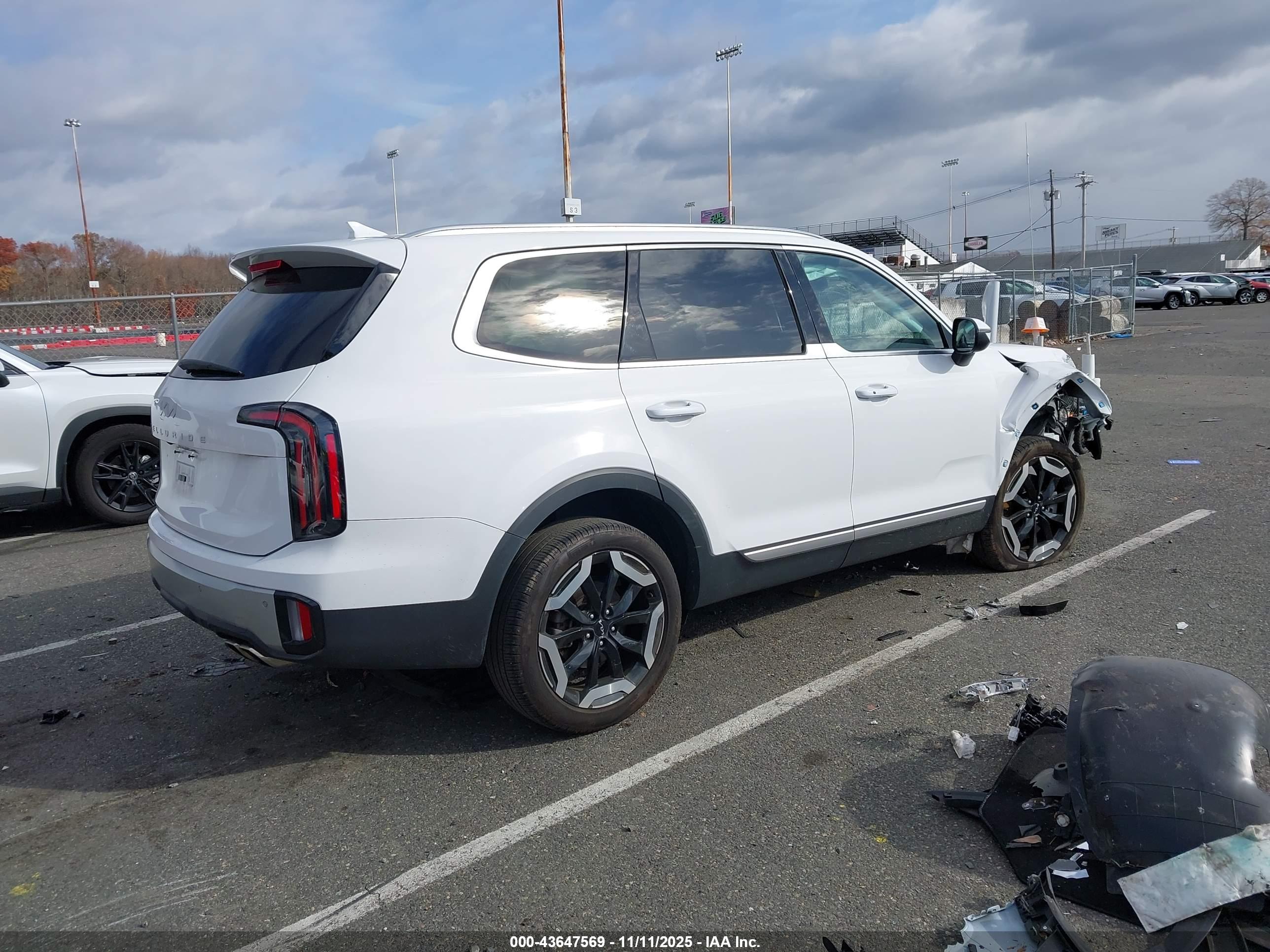 KIA TELLURIDE image 4