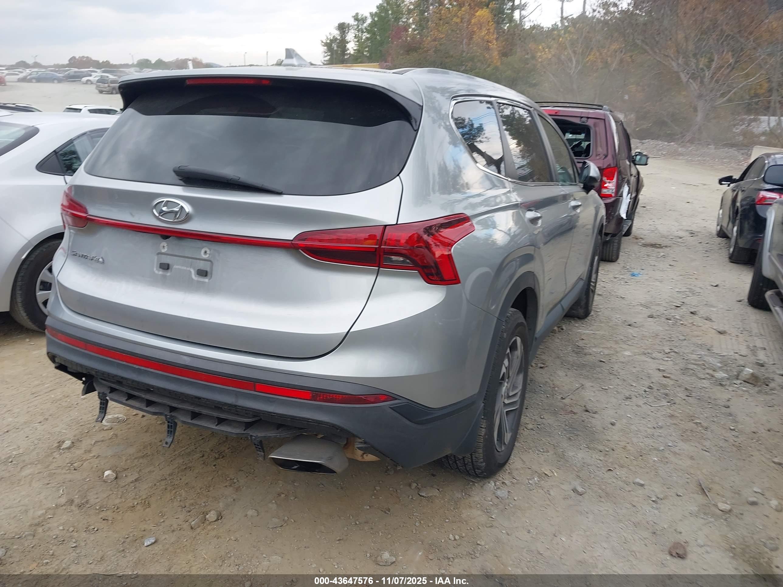 HYUNDAI SANTA image 4