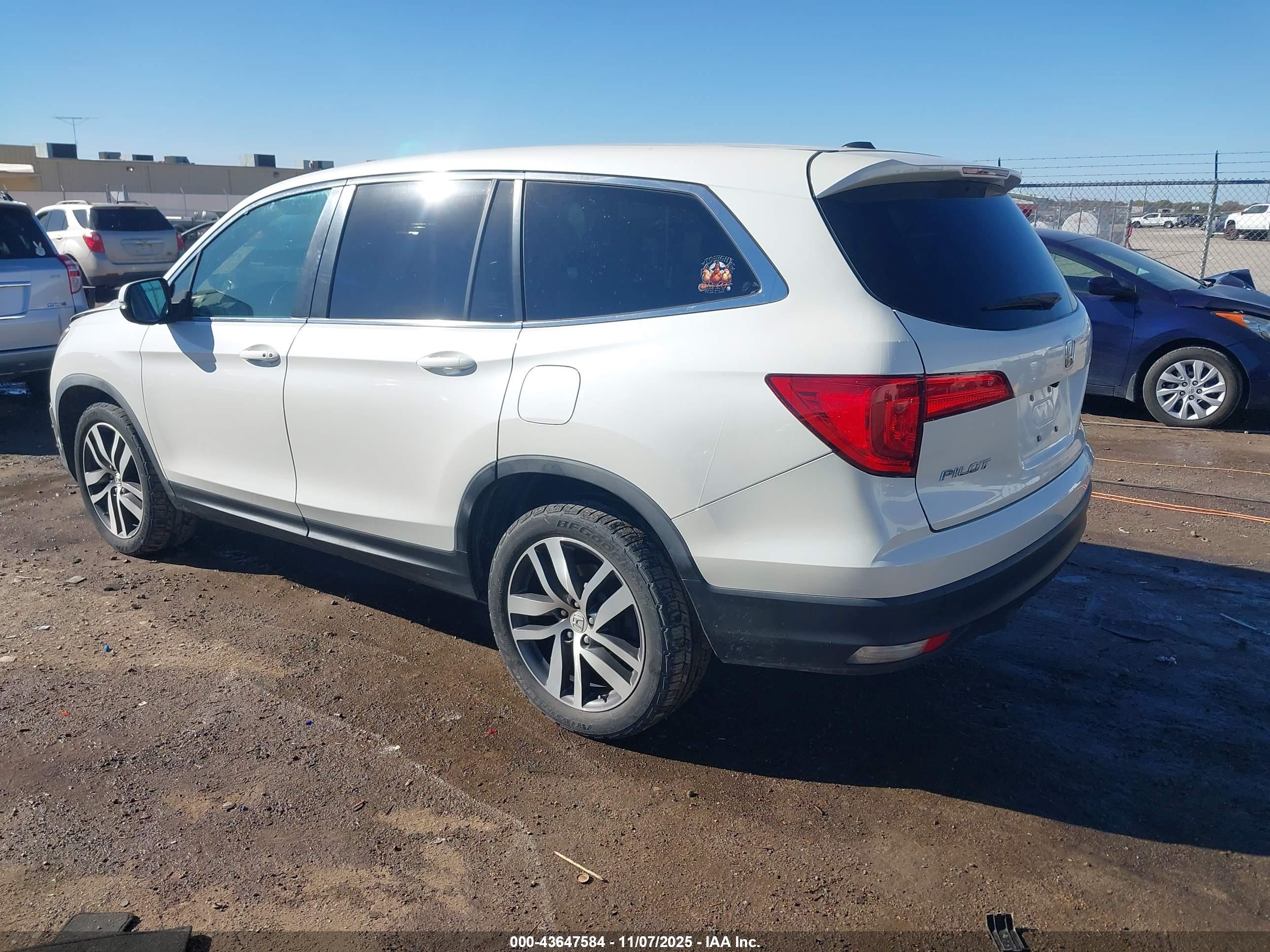 HONDA PILOT image 3
