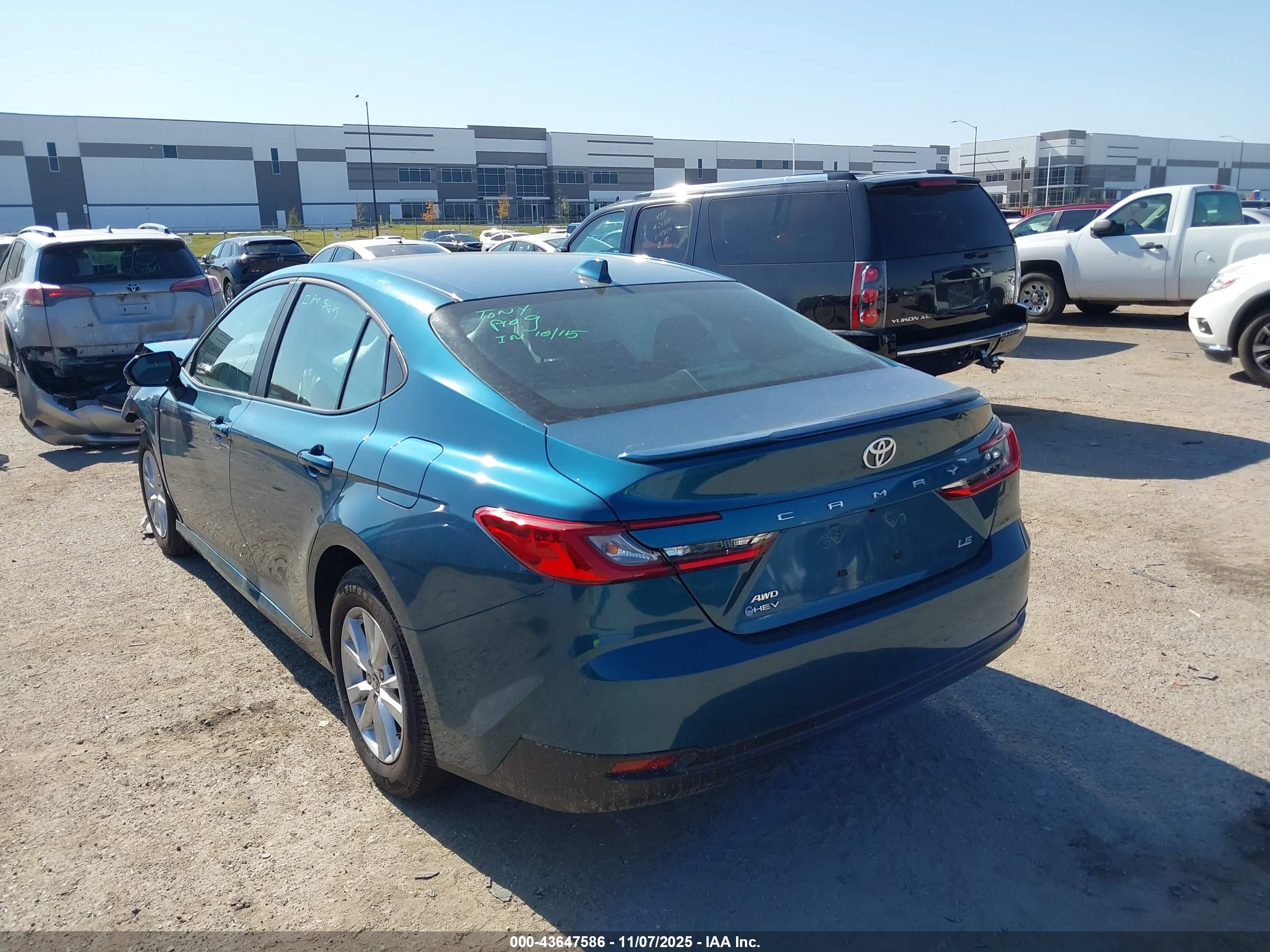 TOYOTA CAMRY image 3