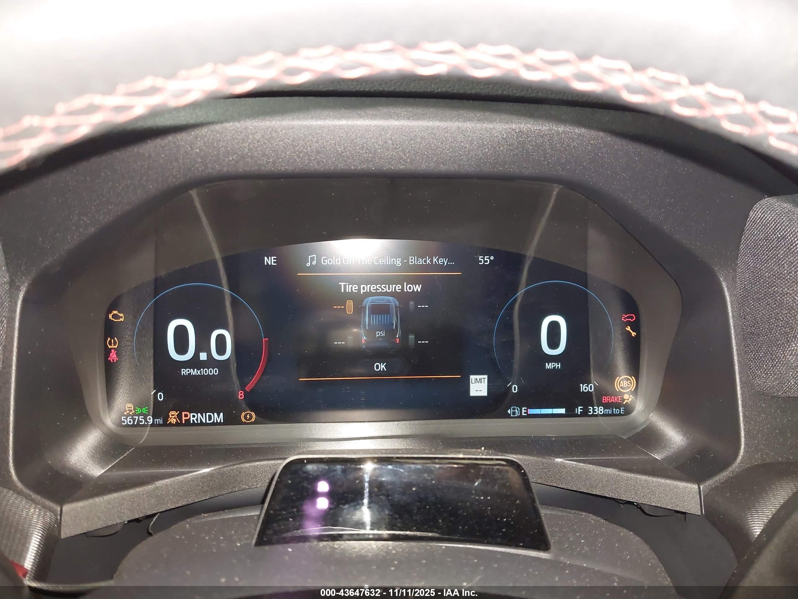 FORD EXPLORER image 7