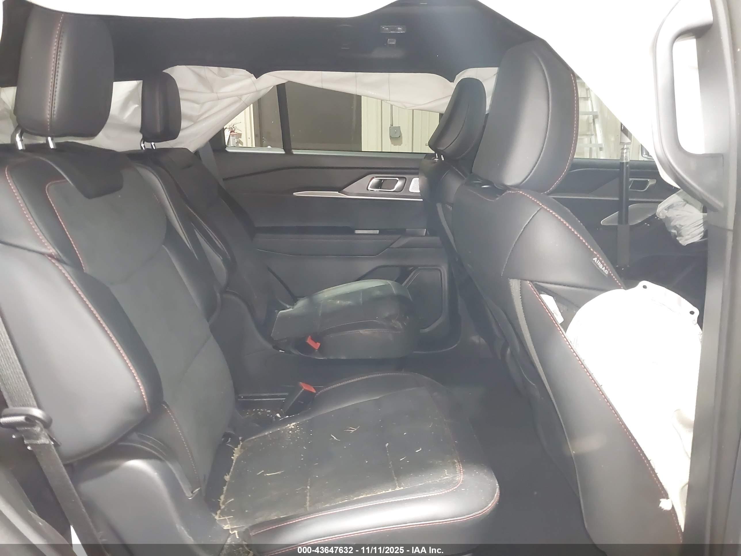 FORD EXPLORER image 8
