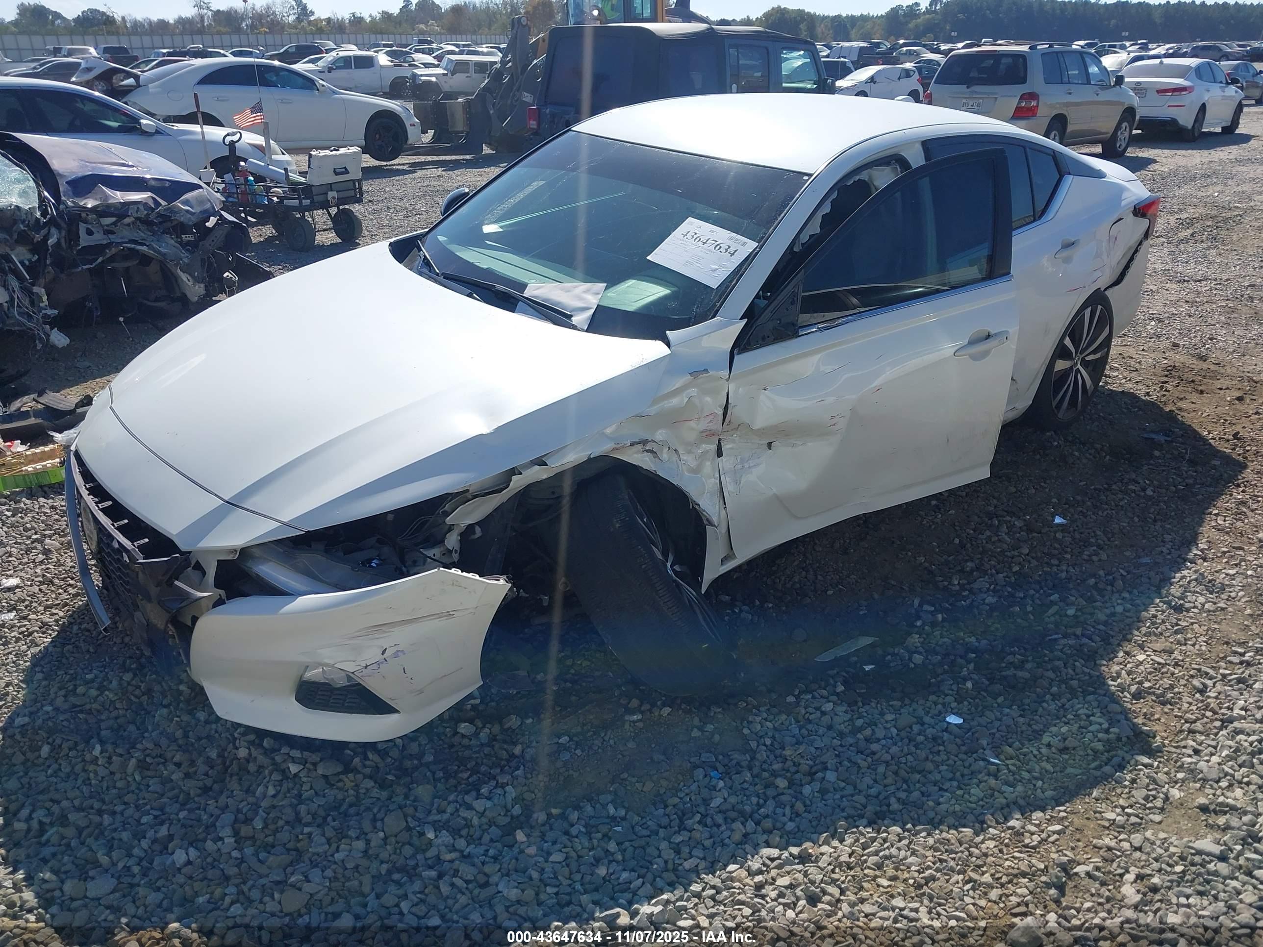 NISSAN ALTIMA image 2