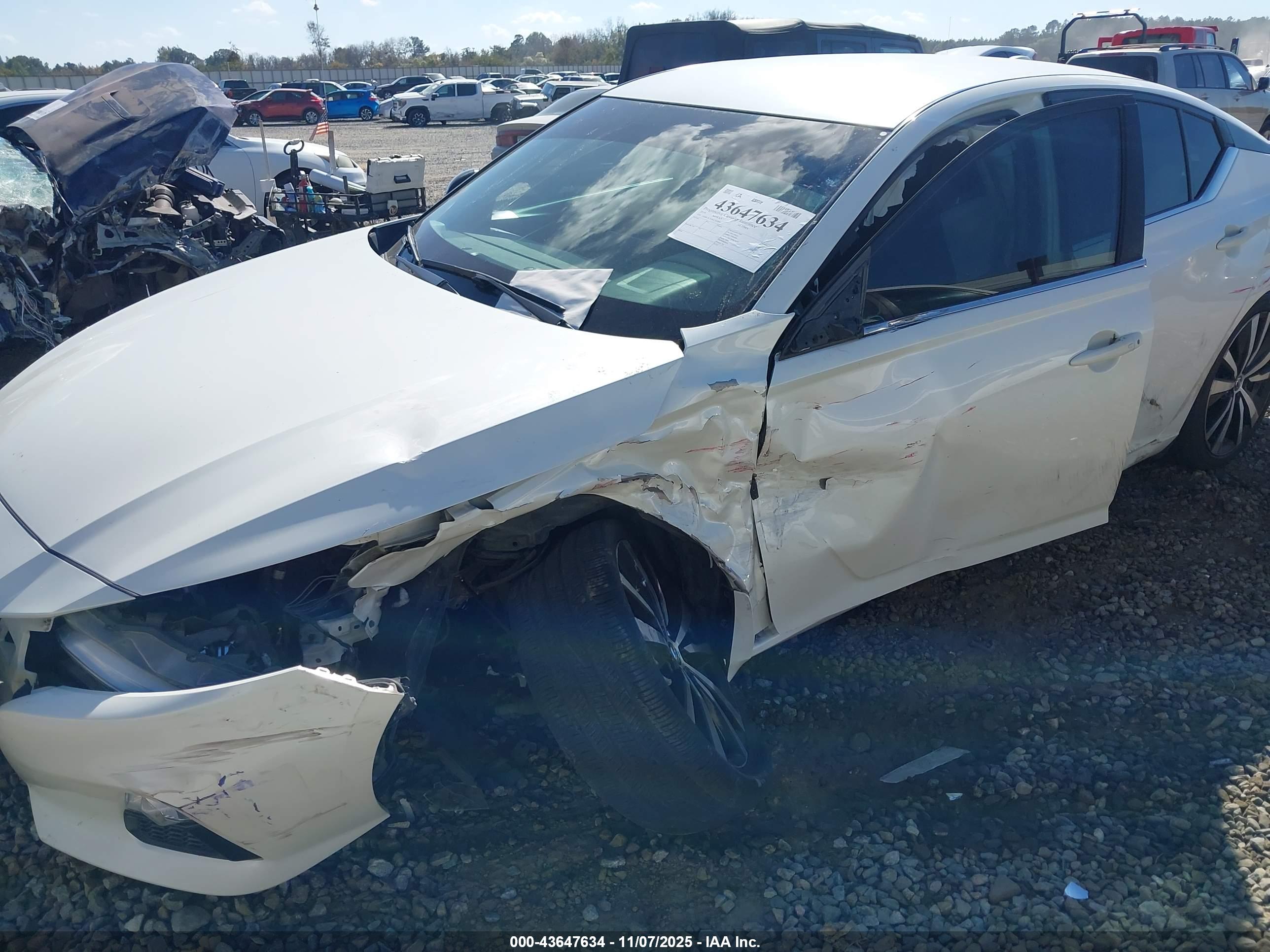 NISSAN ALTIMA image 6