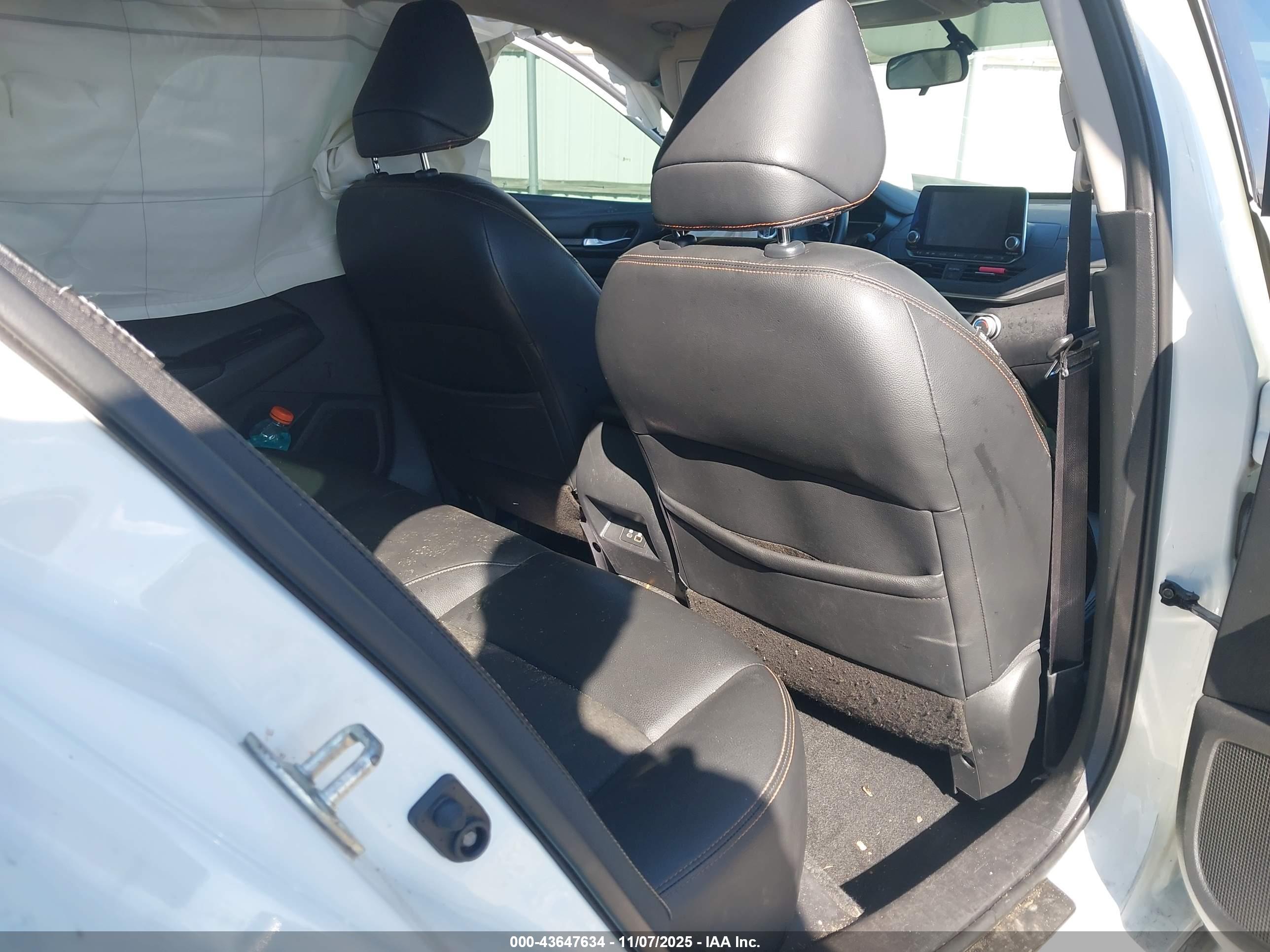 NISSAN ALTIMA image 8